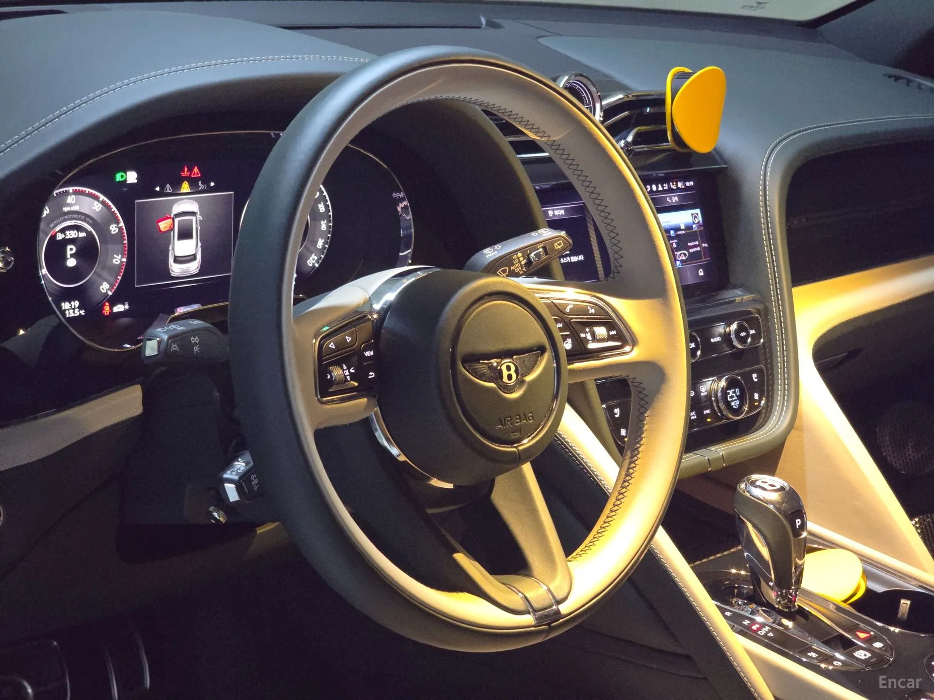 Bentley Bentayga превью 14