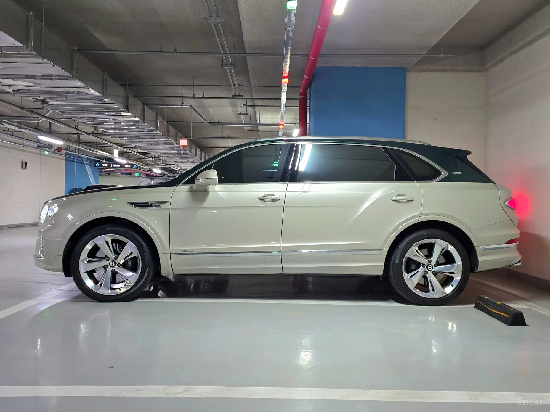 Bentley Bentayga превью 3