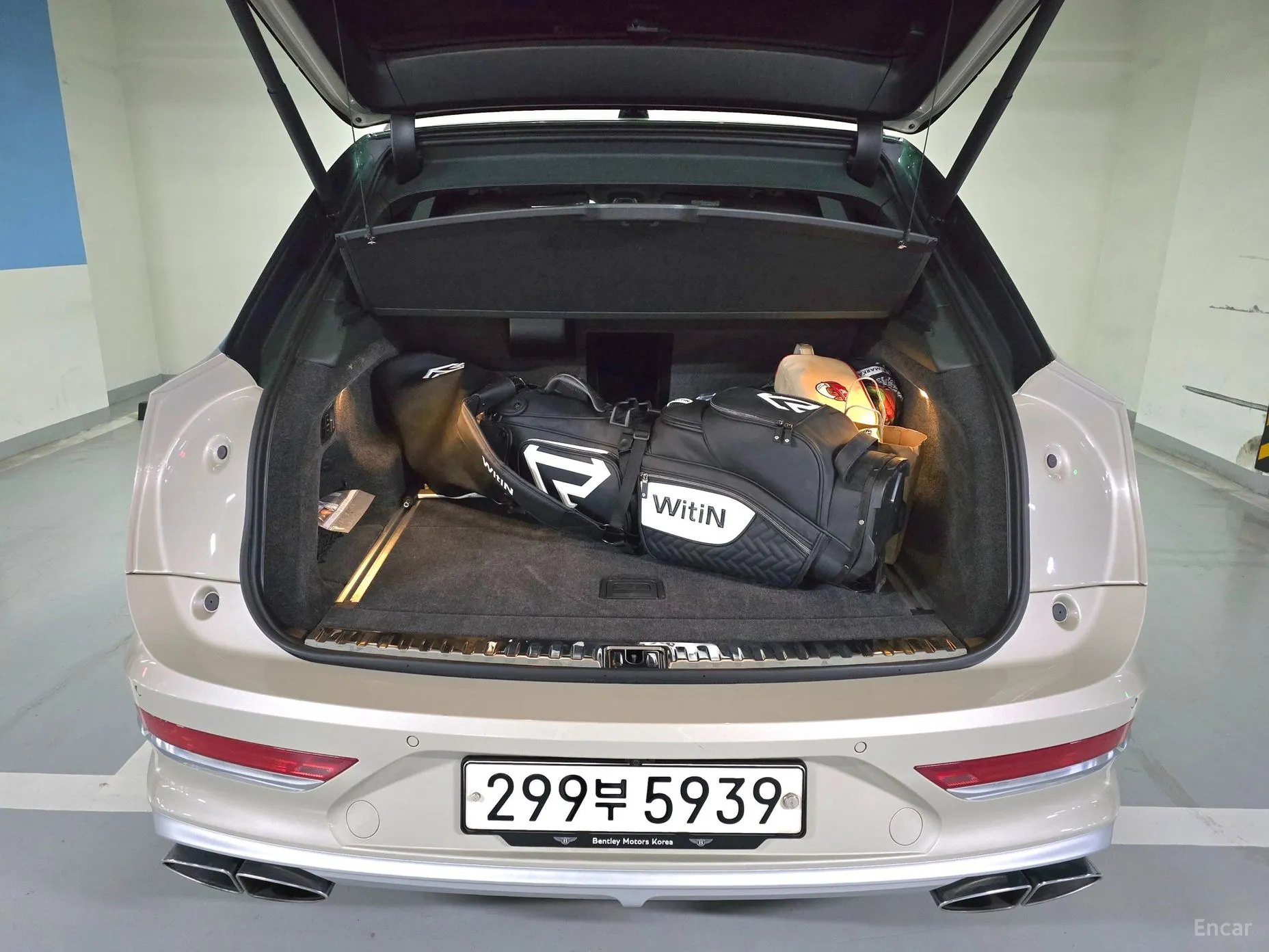 Bentley Bentayga превью 6