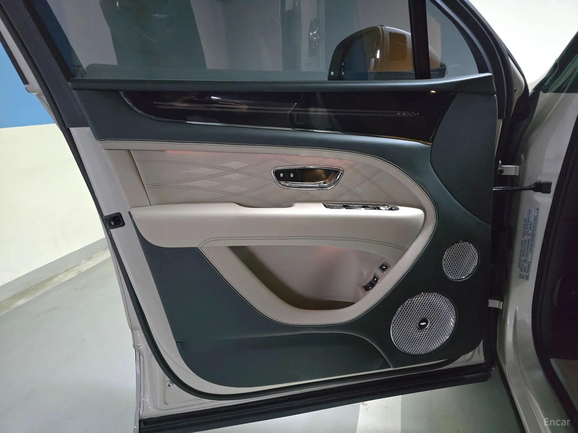 Bentley Bentayga превью 7