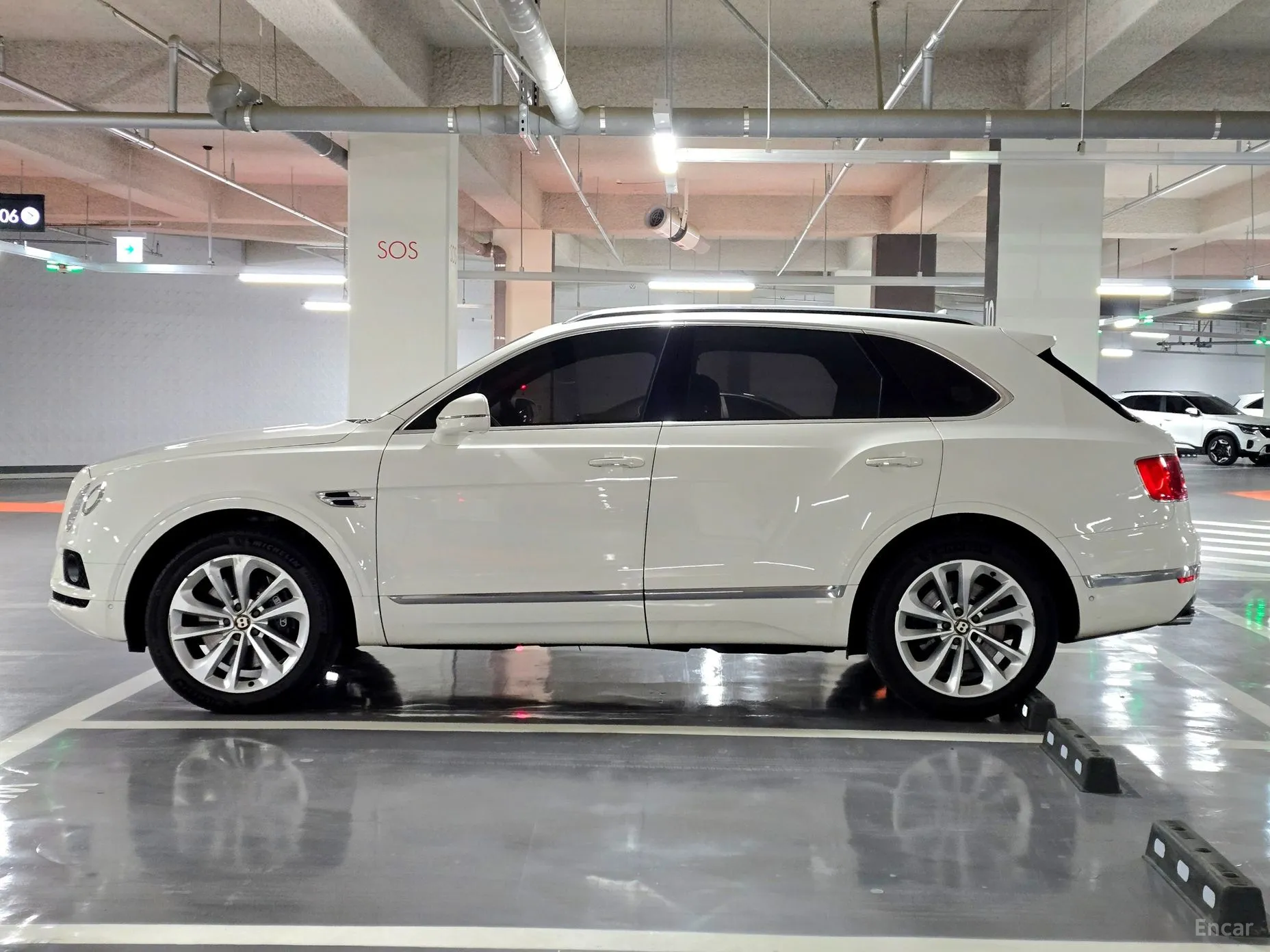 Bentley Bentayga превью 3