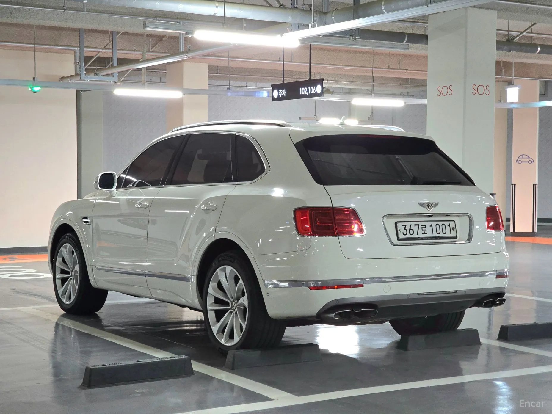 Bentley Bentayga превью 4