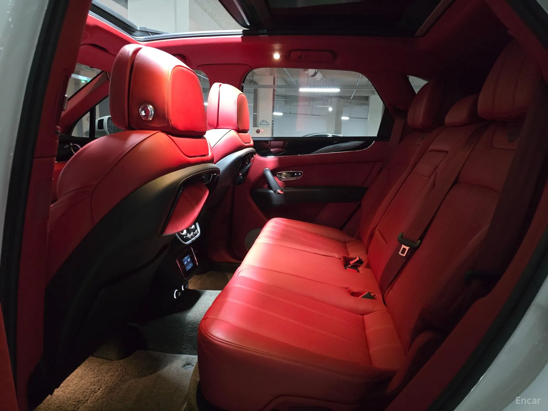 Bentley Bentayga превью 9