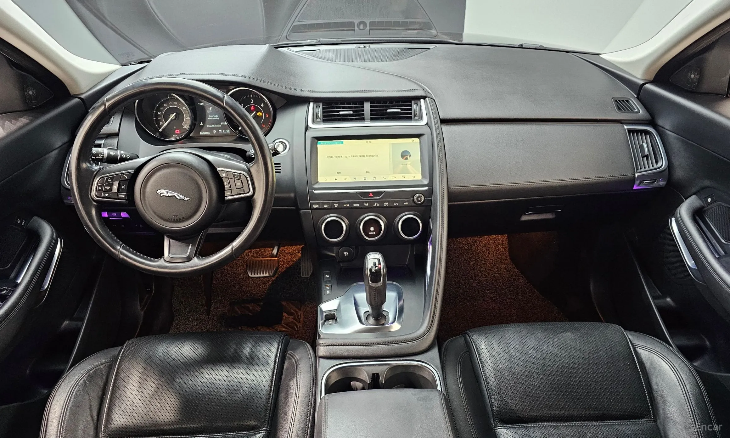 Jaguar E-PACE превью 7