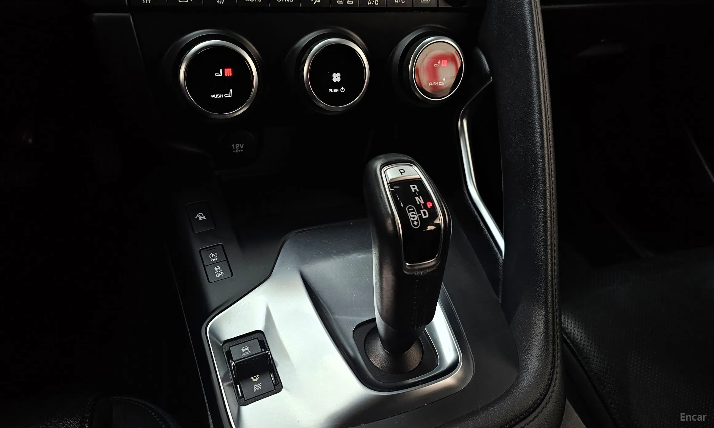 Jaguar E-PACE превью 9