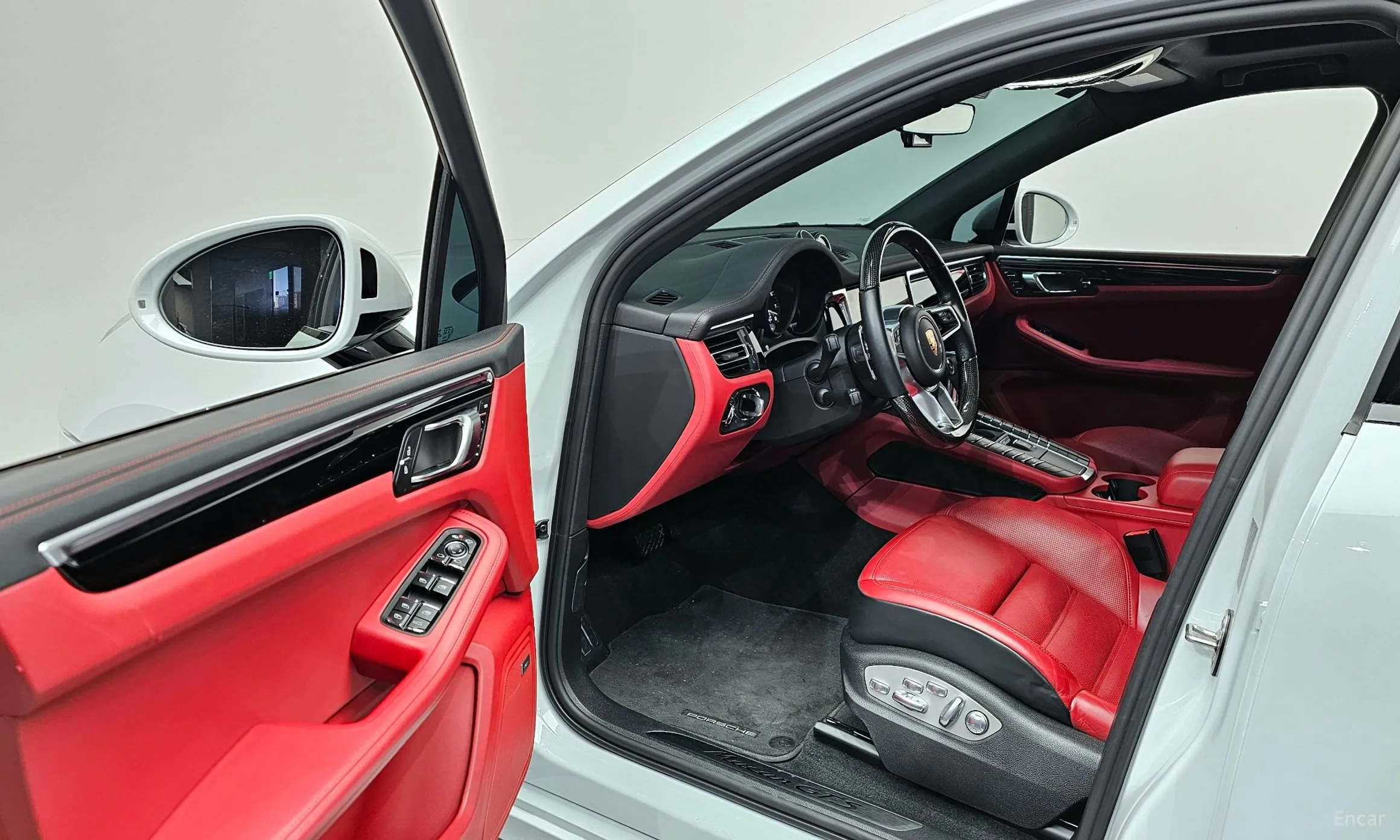 Porsche Macan превью 11
