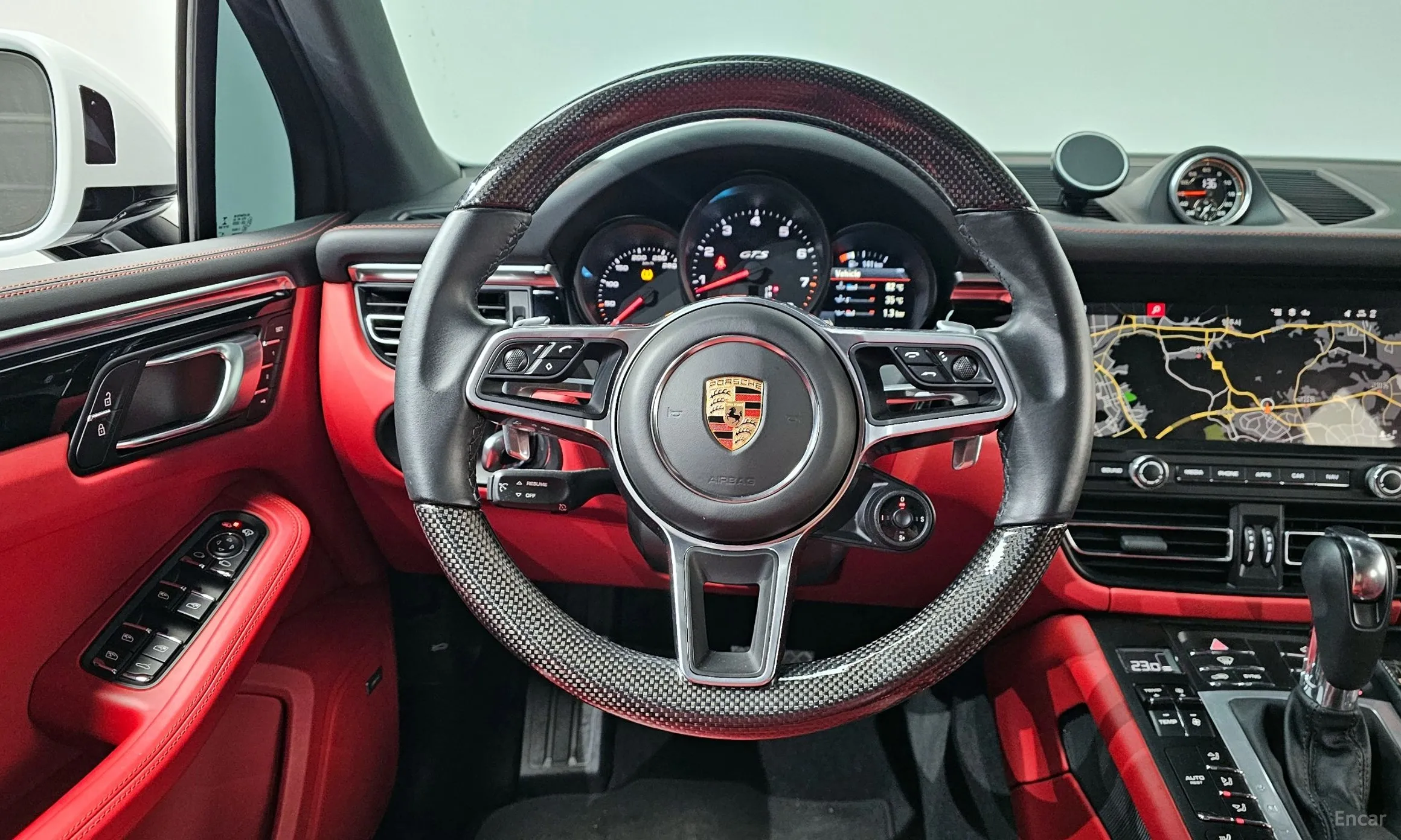 Porsche Macan превью 13