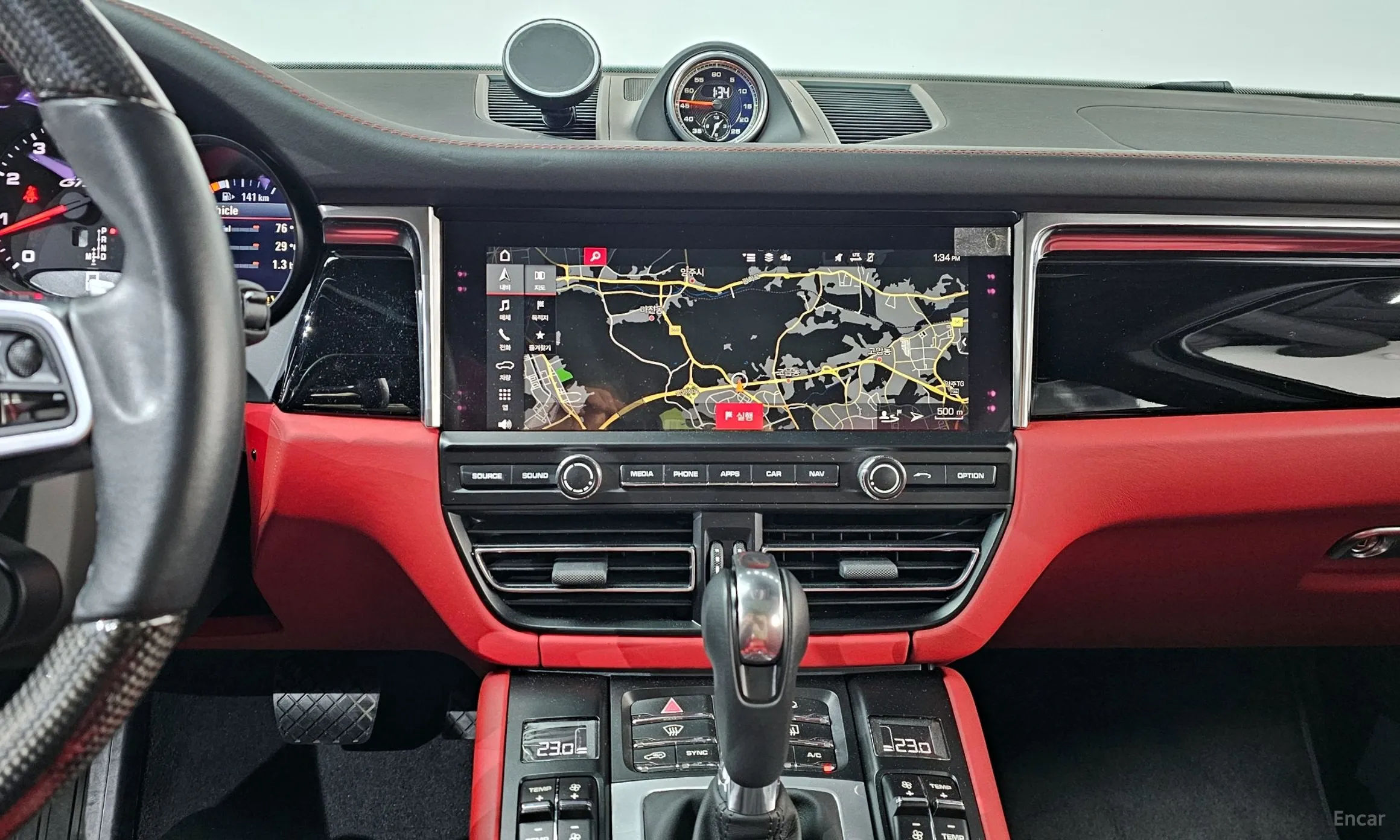 Porsche Macan превью 14
