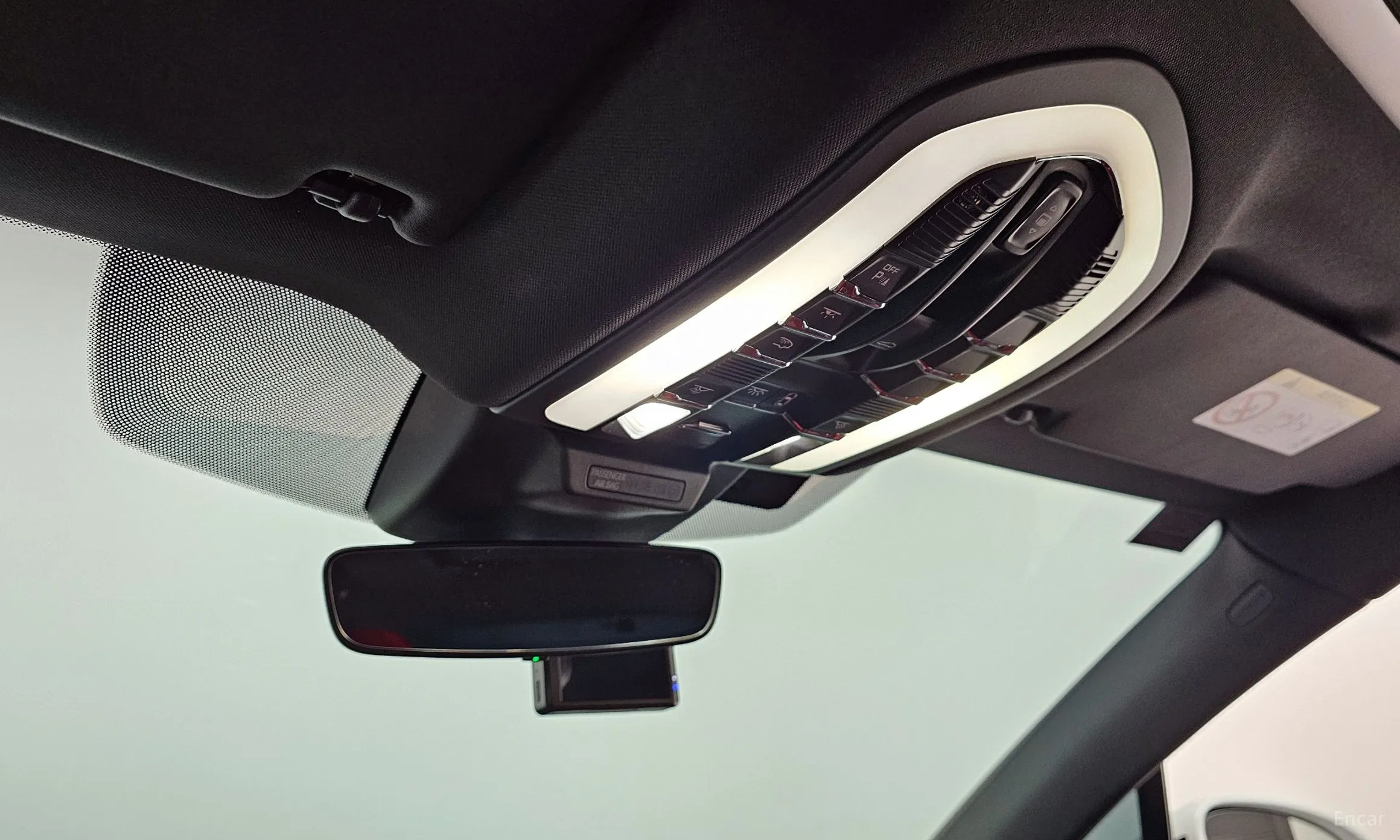 Porsche Macan превью 16