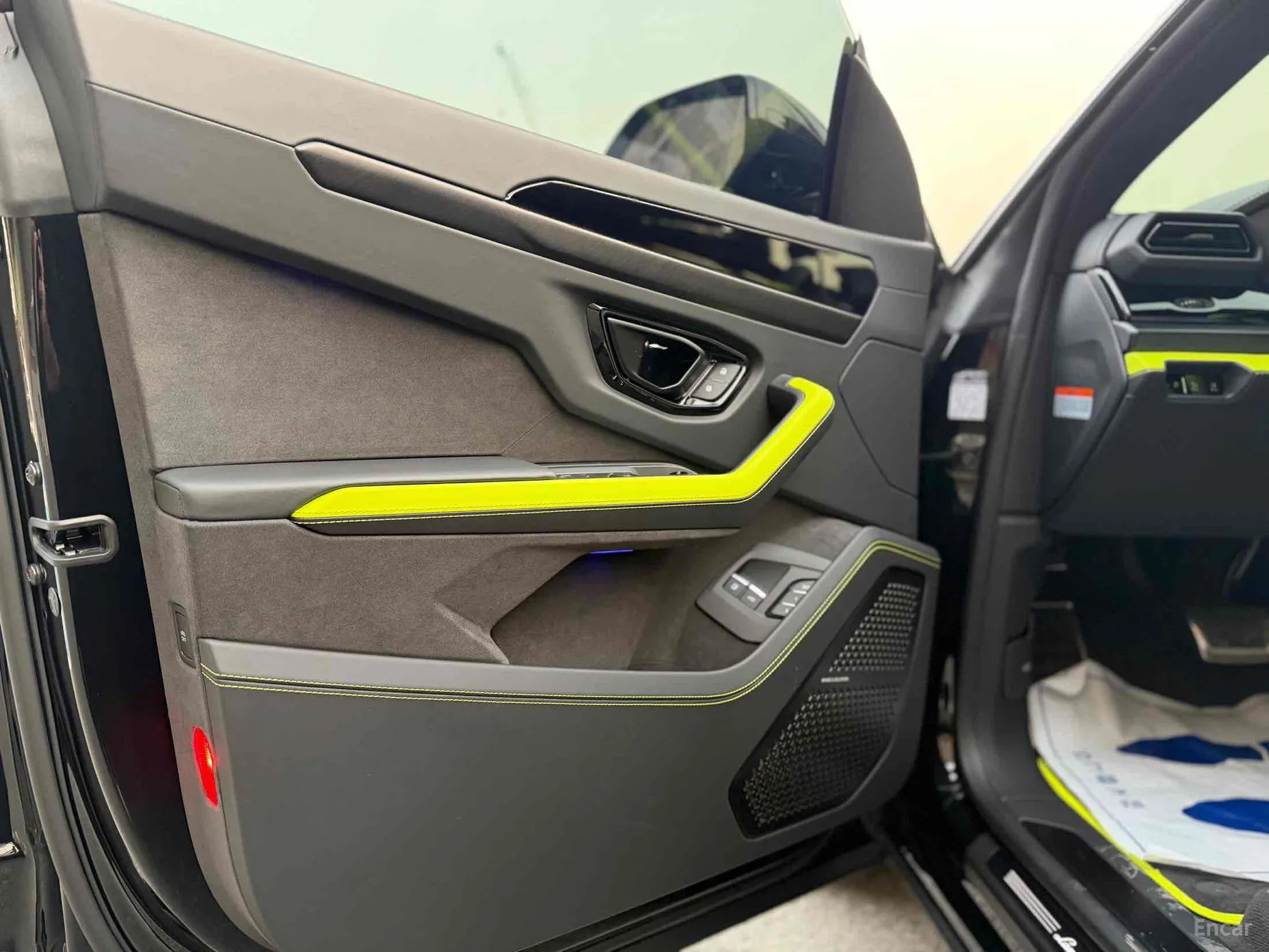 Lamborghini Urus превью 9