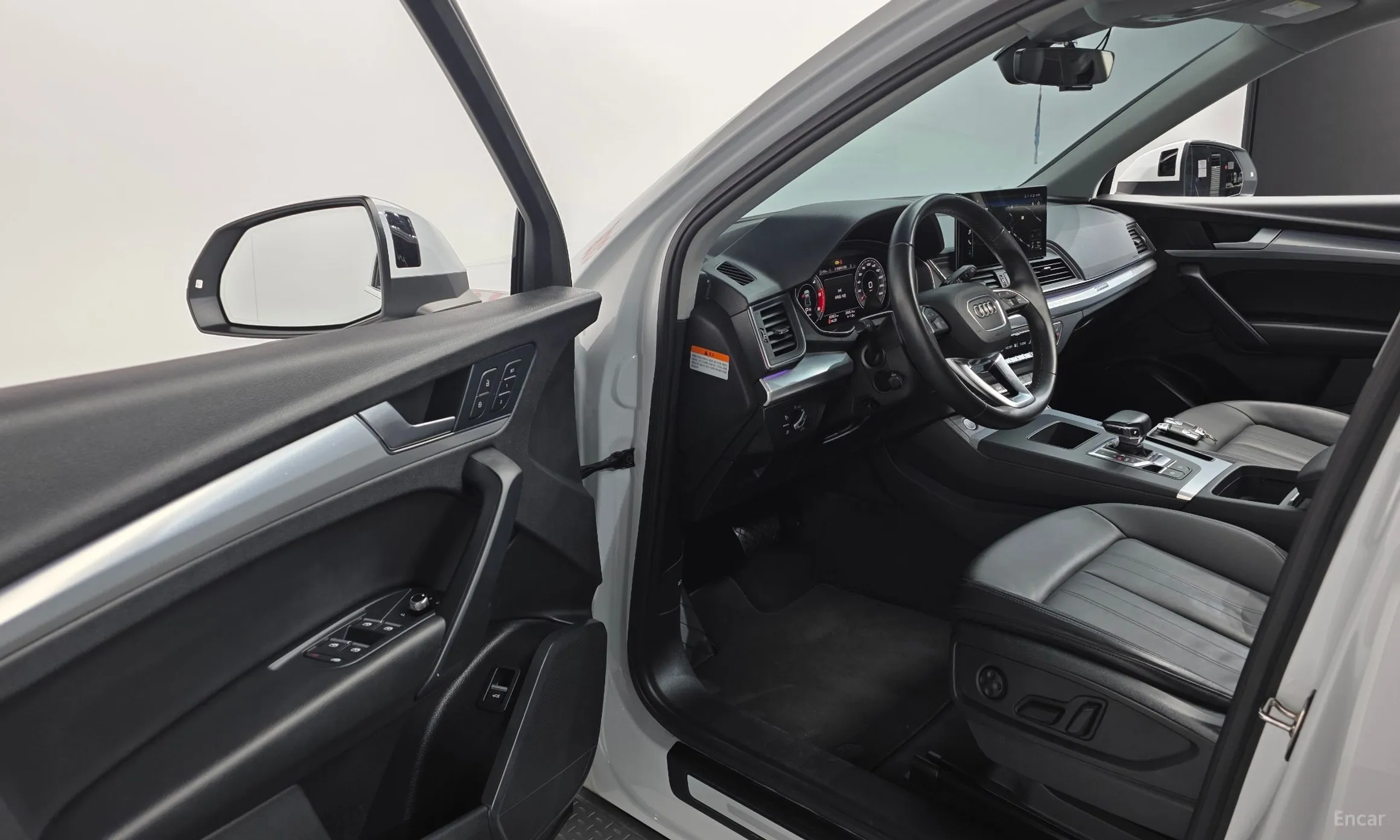 Audi Q5 (FY) превью 12
