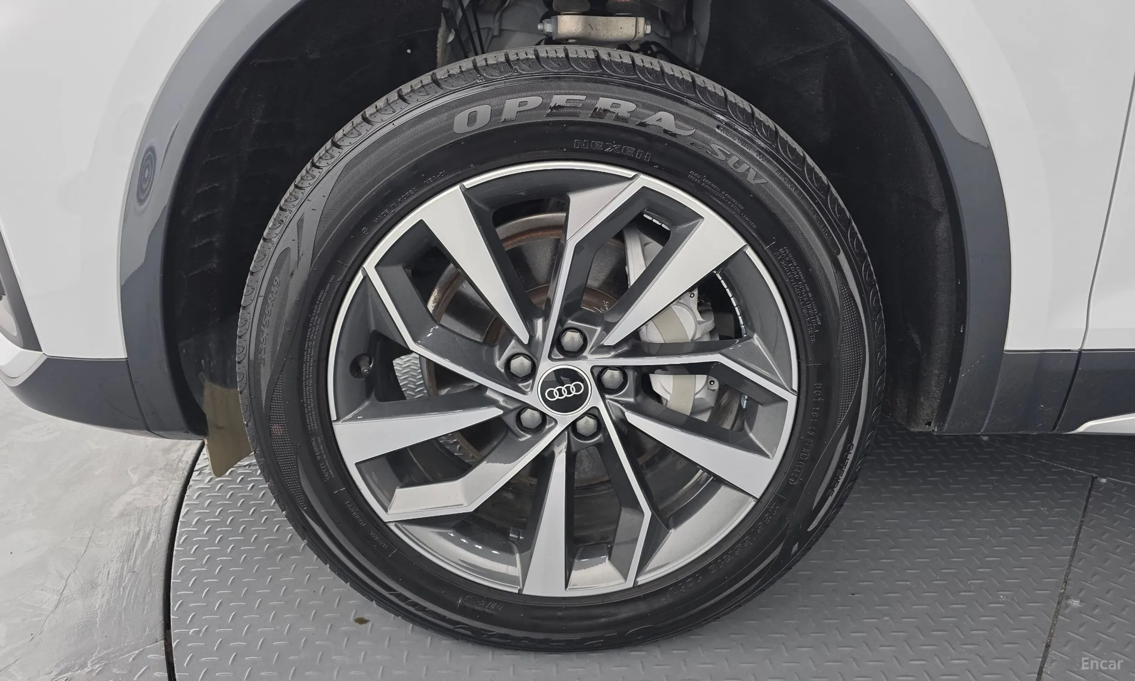 Audi Q5 (FY) превью 5