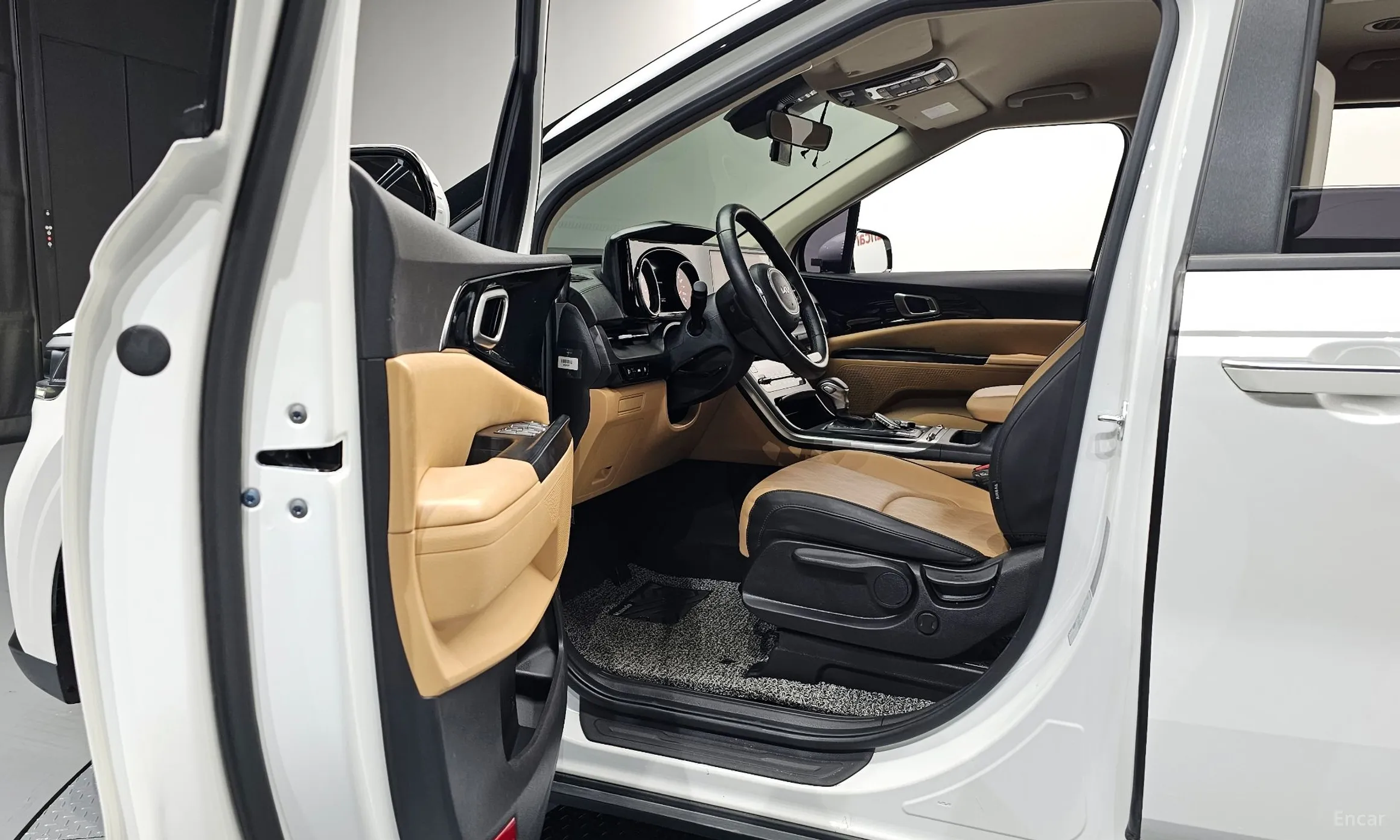 Kia Carnival Gen 4 превью 10