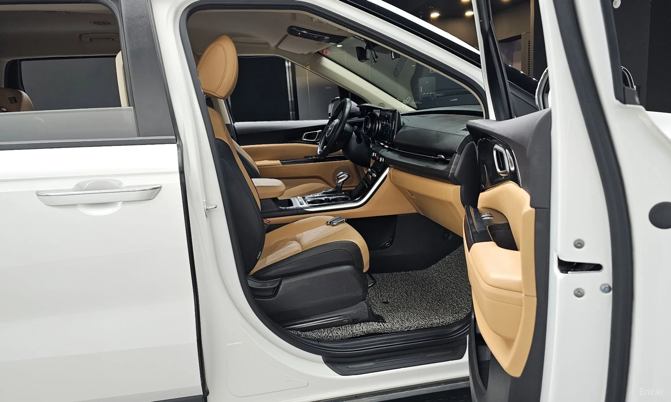 Kia Carnival Gen 4 превью 11