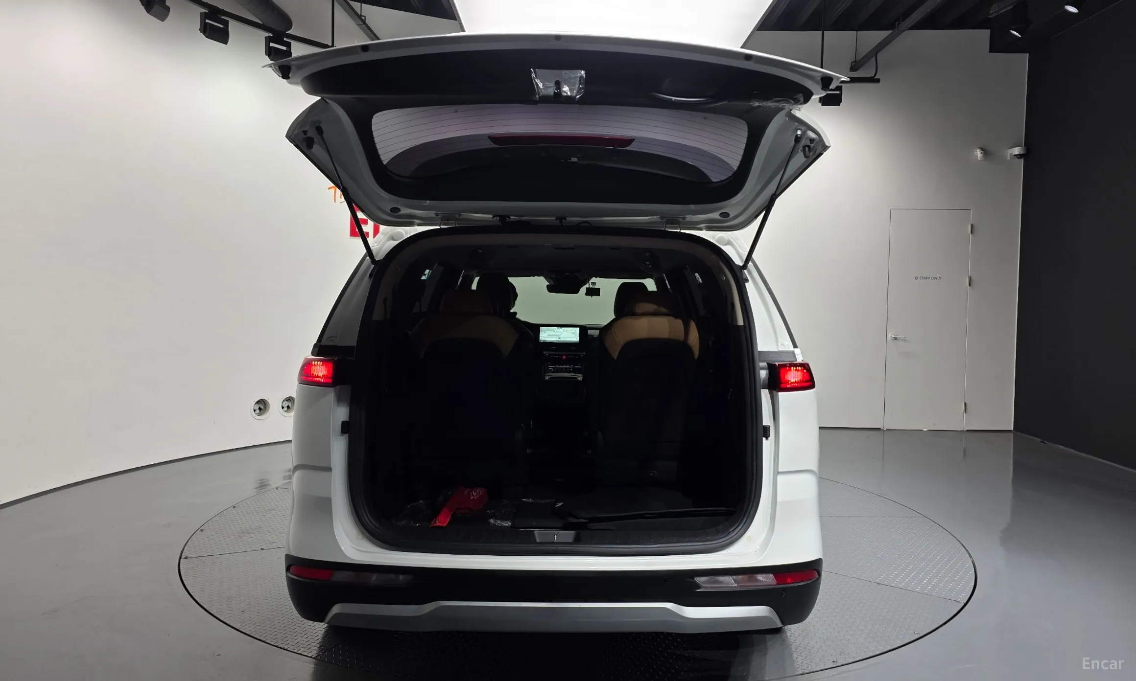Kia Carnival Gen 4 превью 20