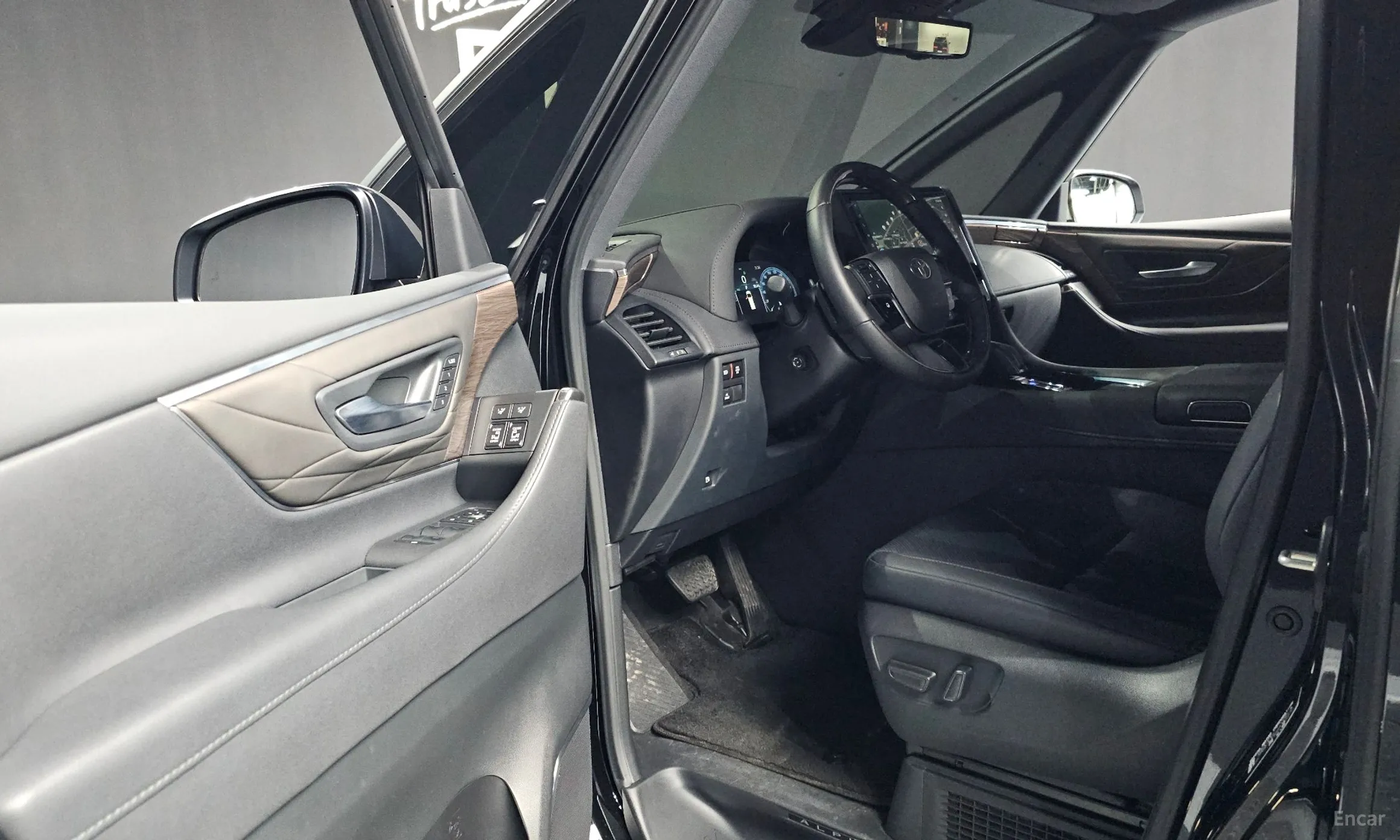 Toyota Alphard 4th Generation превью 10