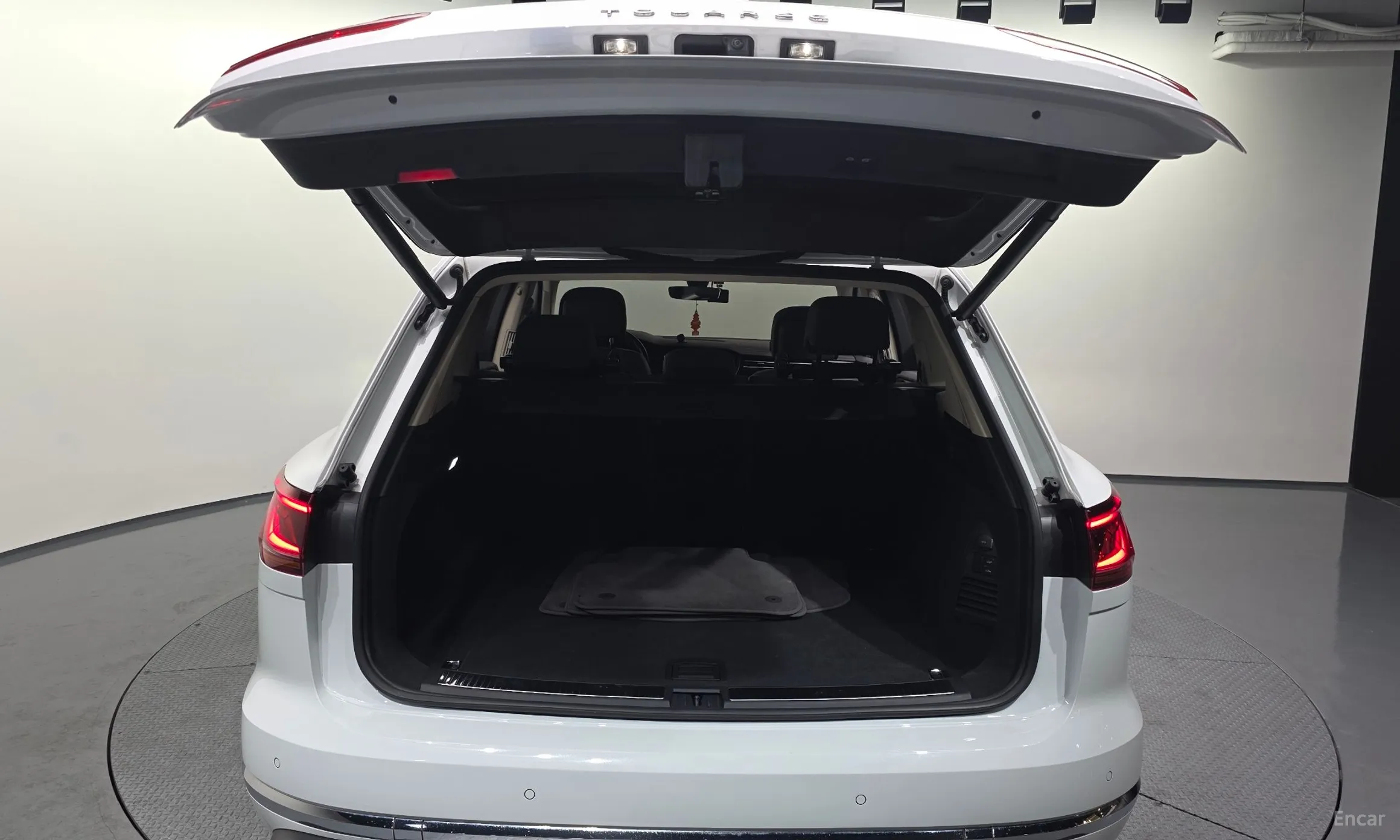 Volkswagen Touareg 3rd Generation превью 20