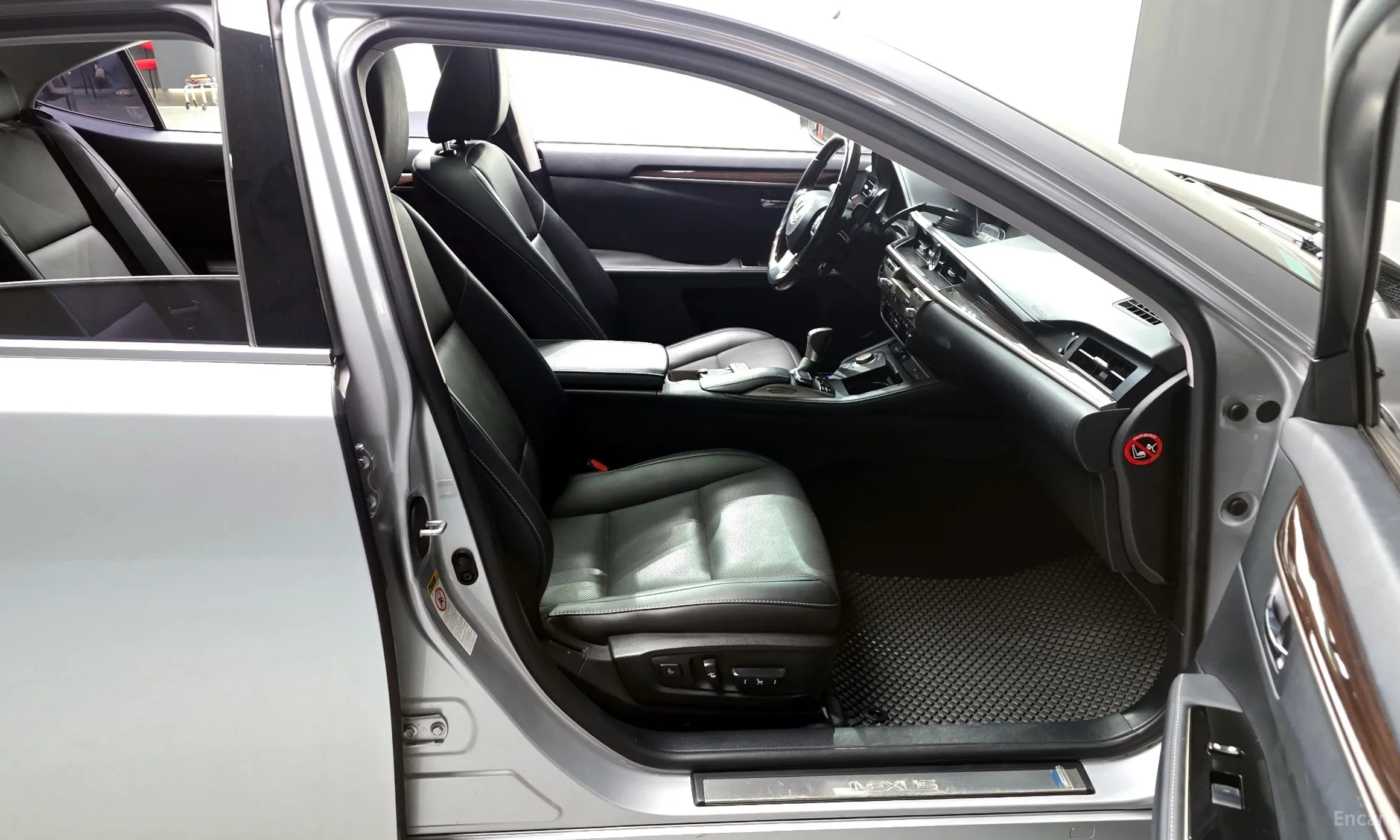 Lexus New ES300h превью 11