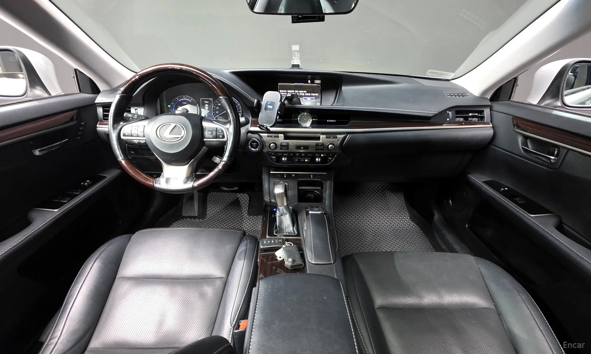 Lexus New ES300h превью 7