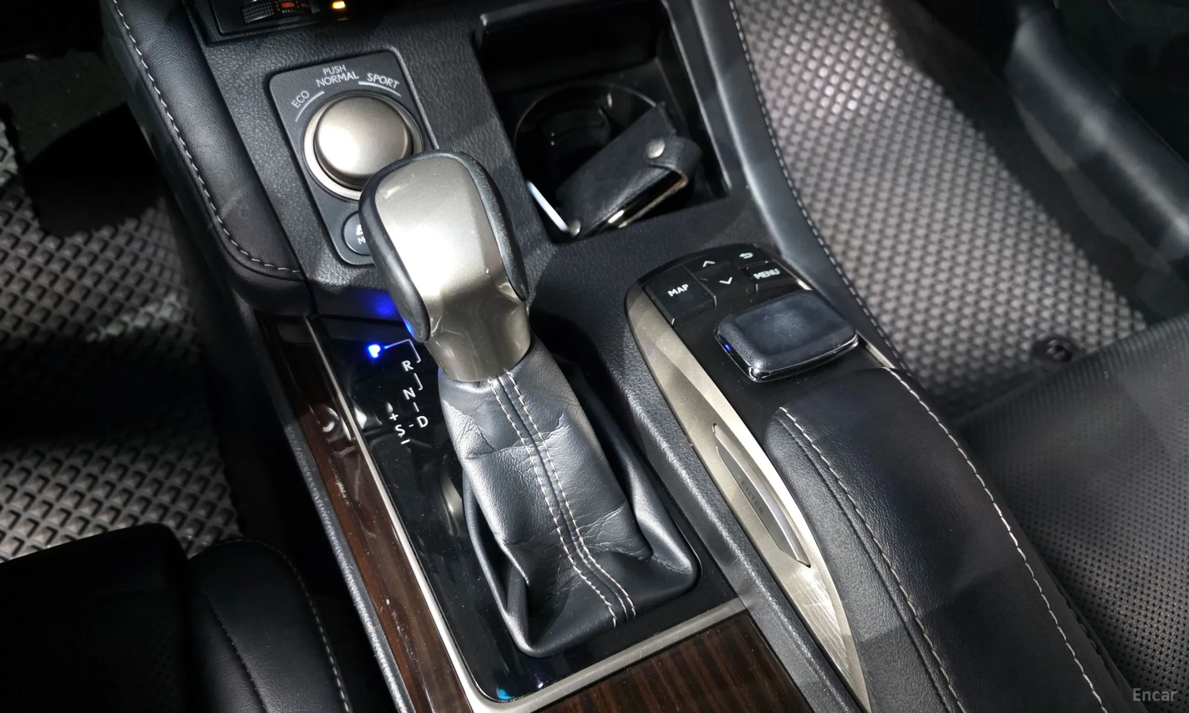 Lexus New ES300h превью 9