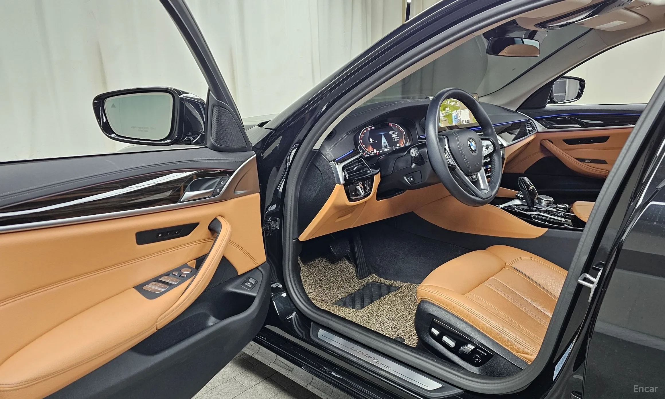 BMW 5 Series (G30) превью 10