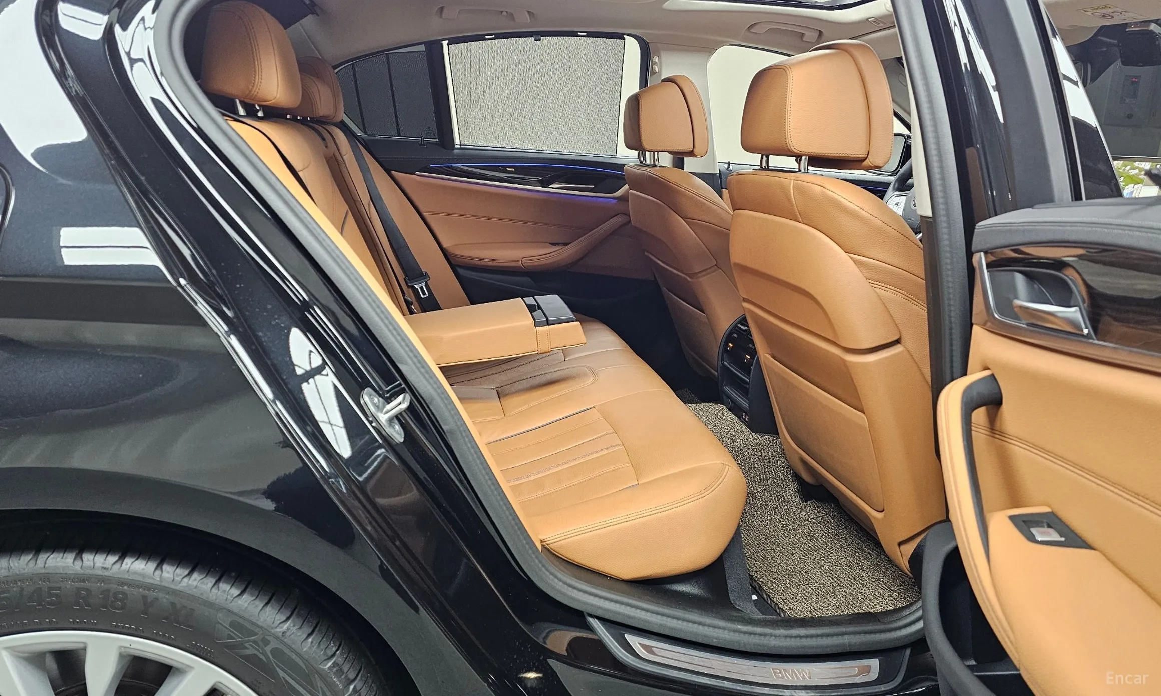 BMW 5 Series (G30) превью 12