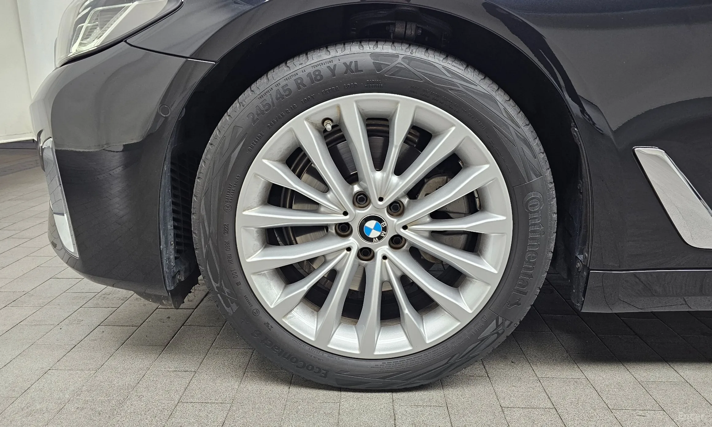 BMW 5 Series (G30) превью 5