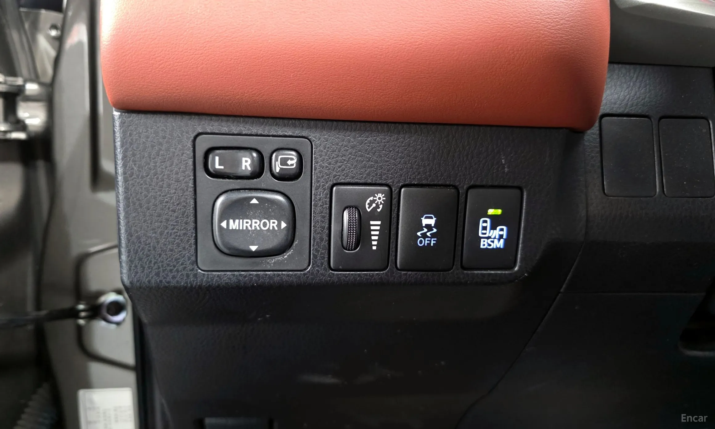 Toyota RAV4 превью 13