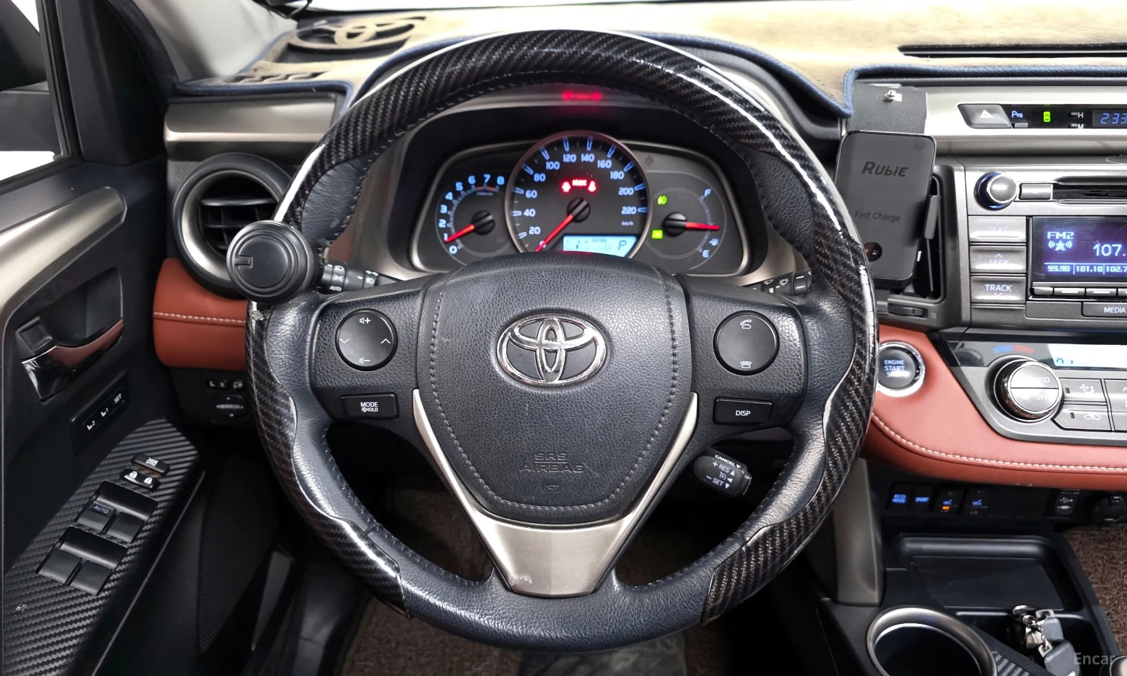 Toyota RAV4 превью 14
