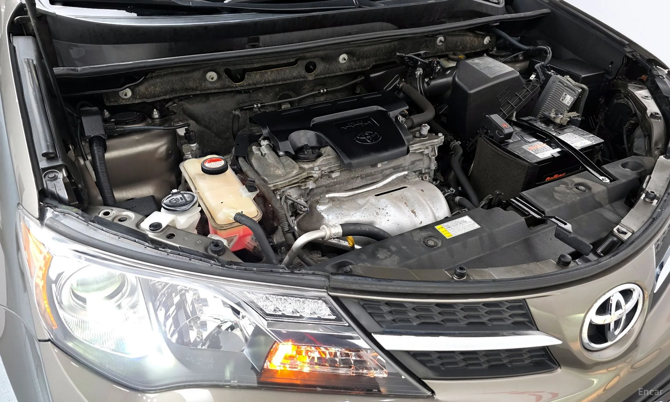 Toyota RAV4 превью 6
