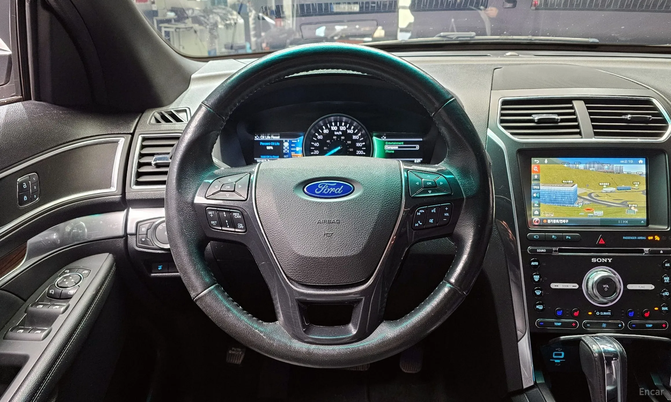 Ford Explorer превью 14