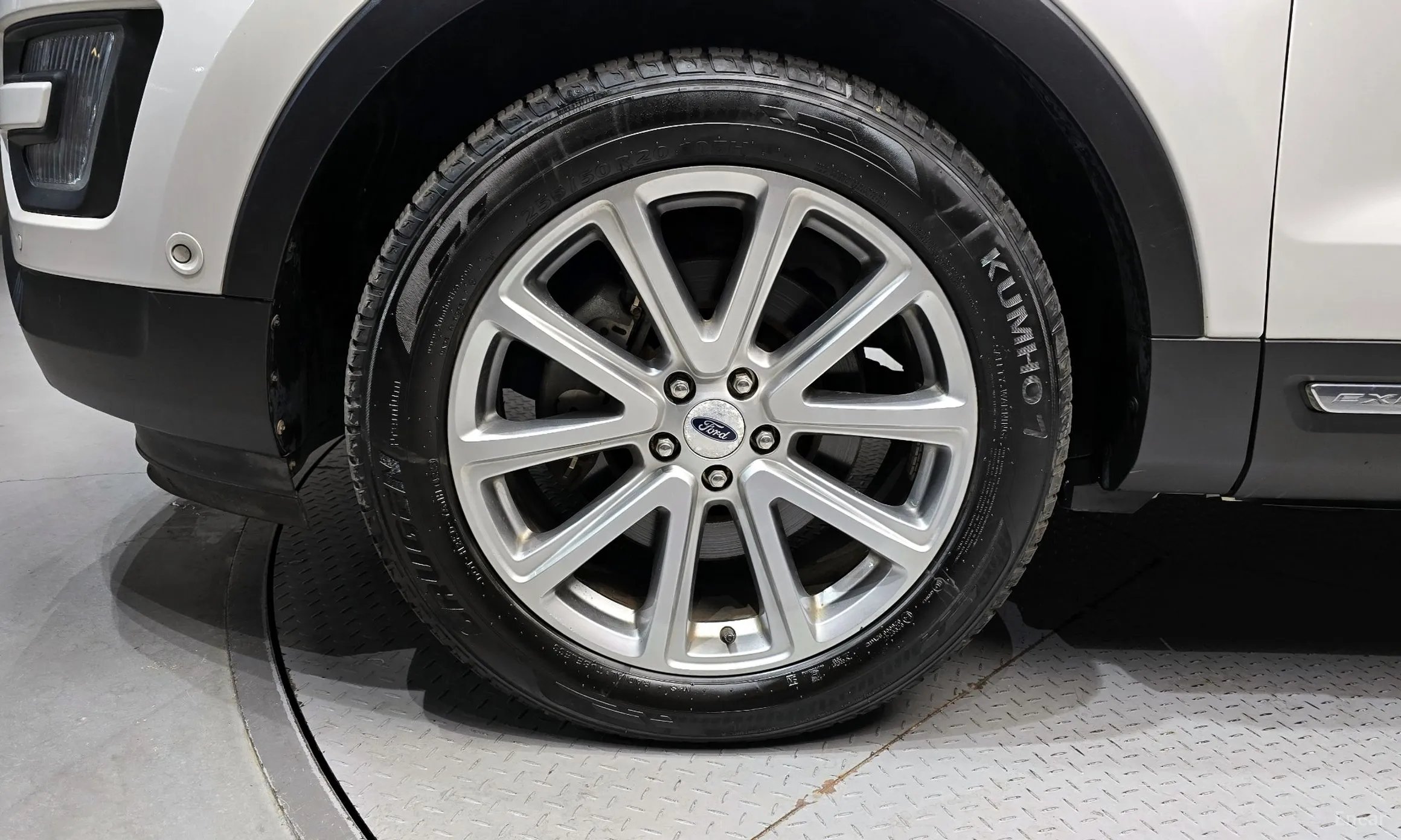 Ford Explorer превью 5