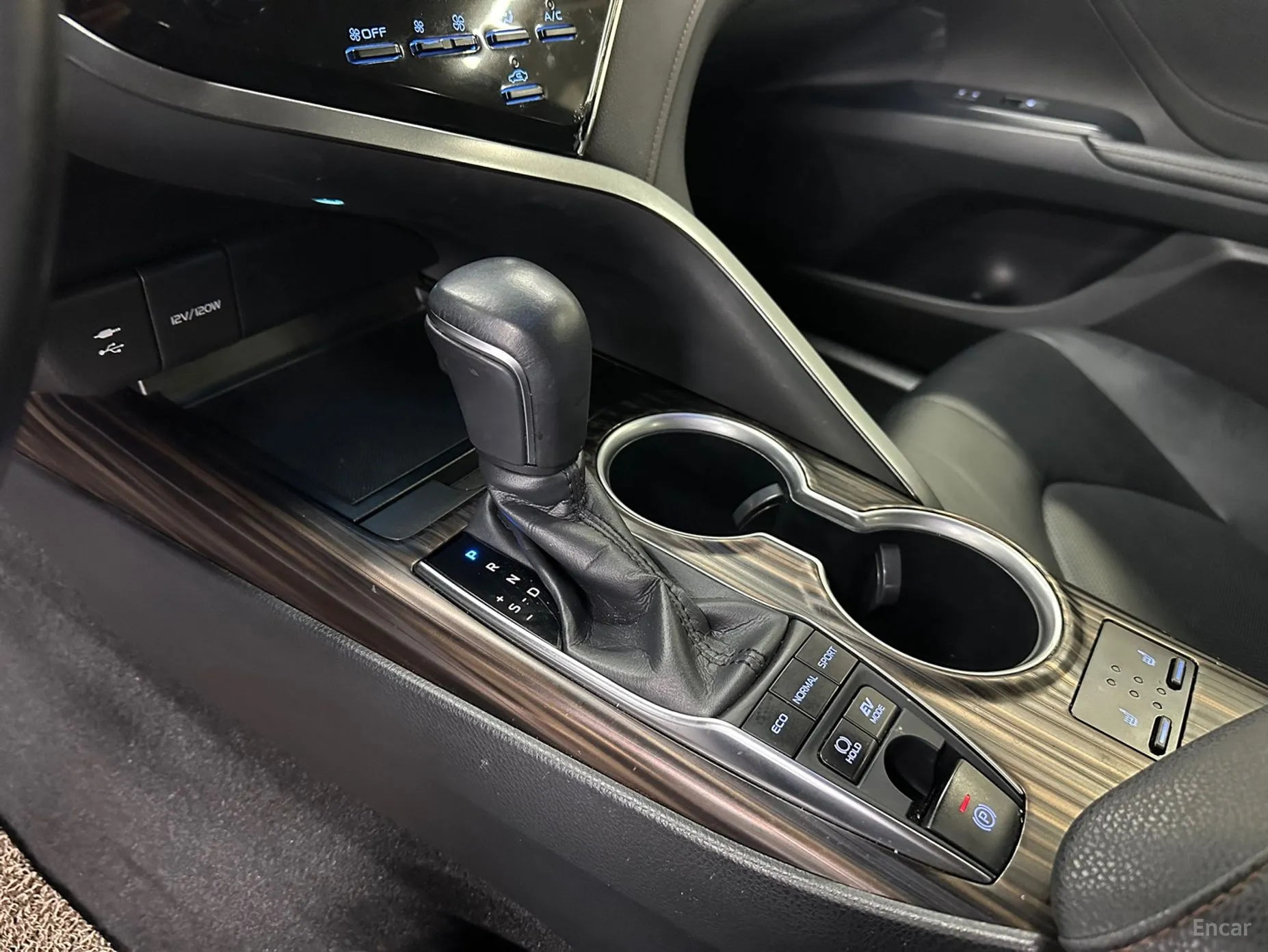 Toyota Camry (XV70) превью 9