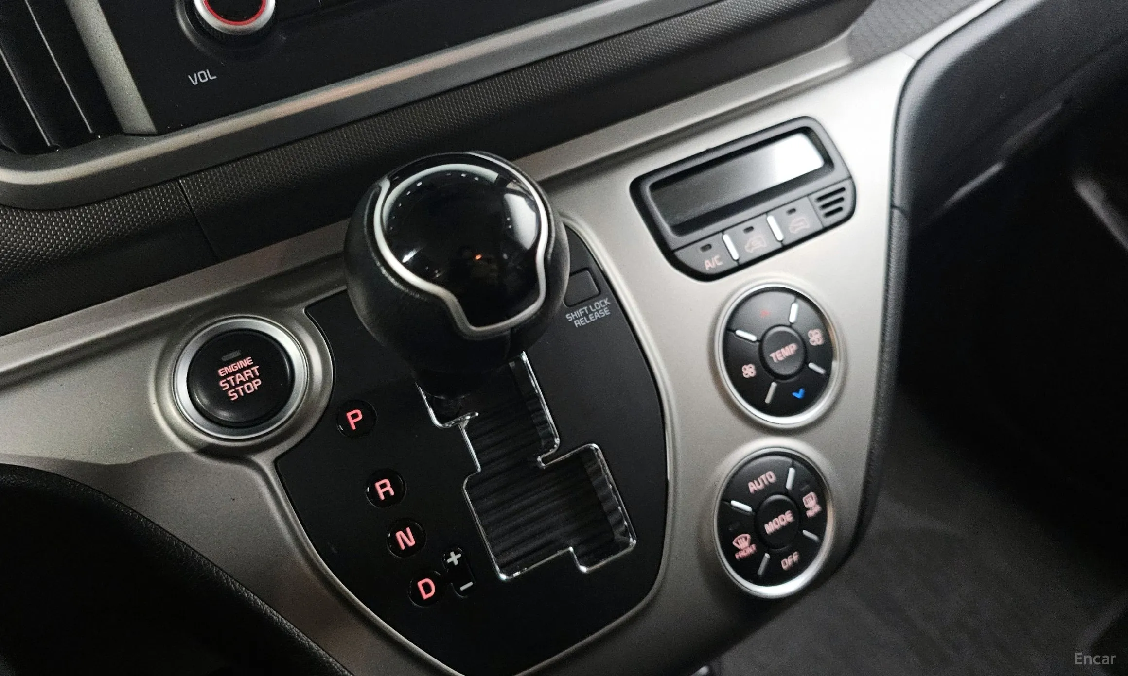 Kia Ray превью 9