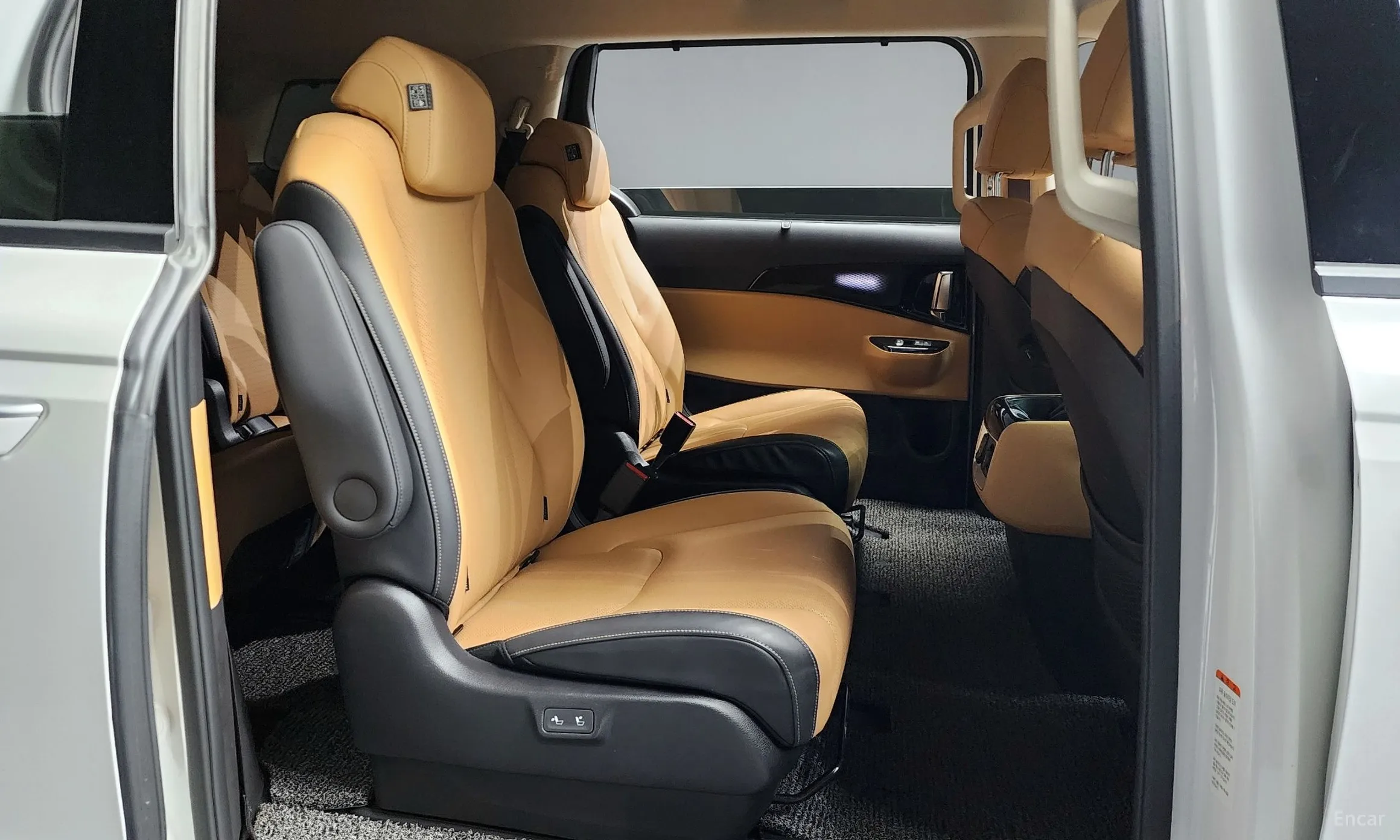 Kia Carnival Gen 4 превью 12