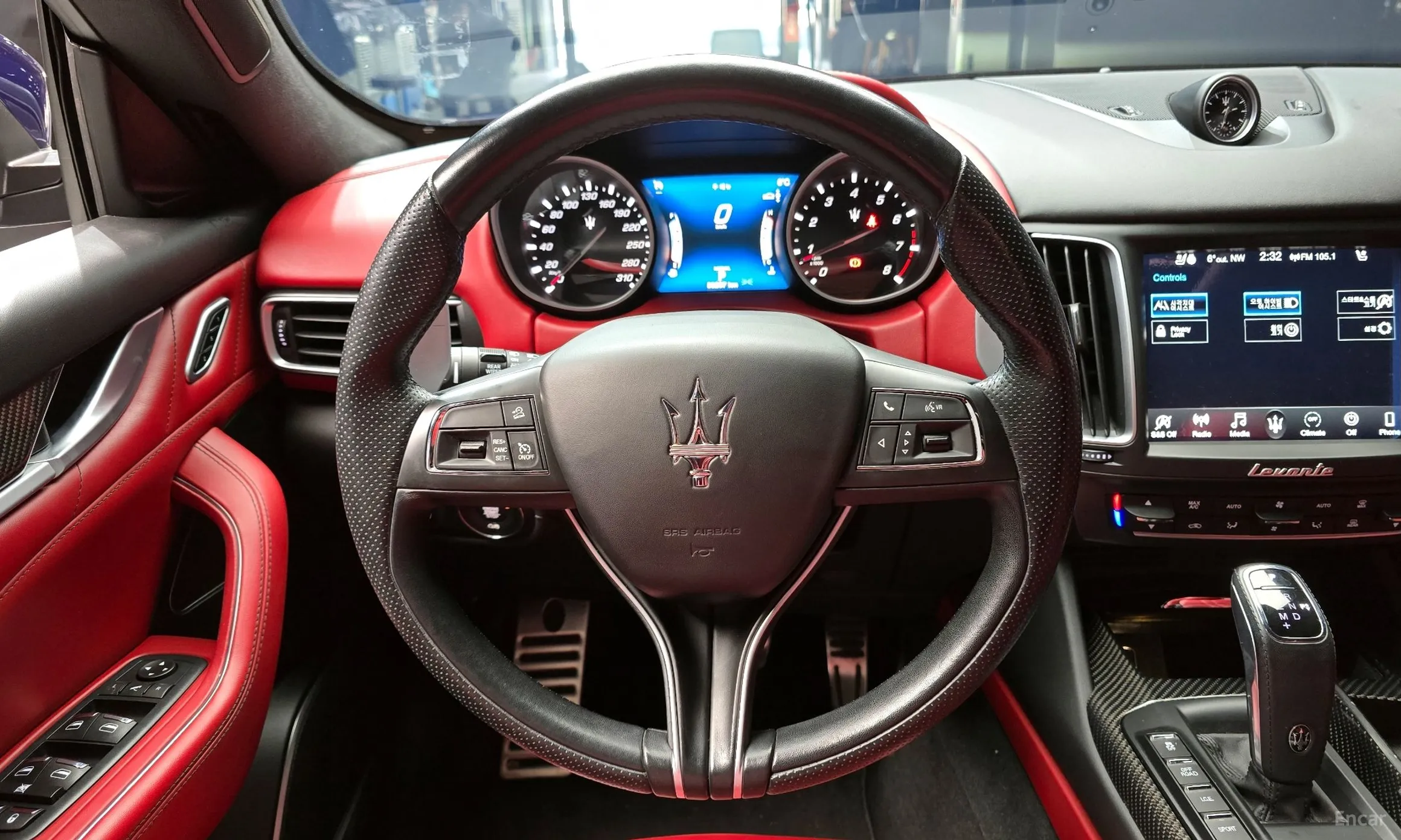 Maserati Levante превью 13
