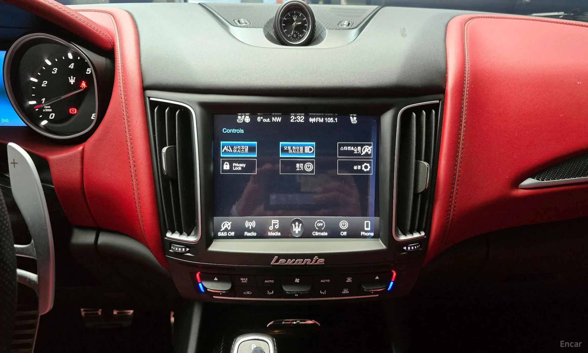 Maserati Levante превью 14
