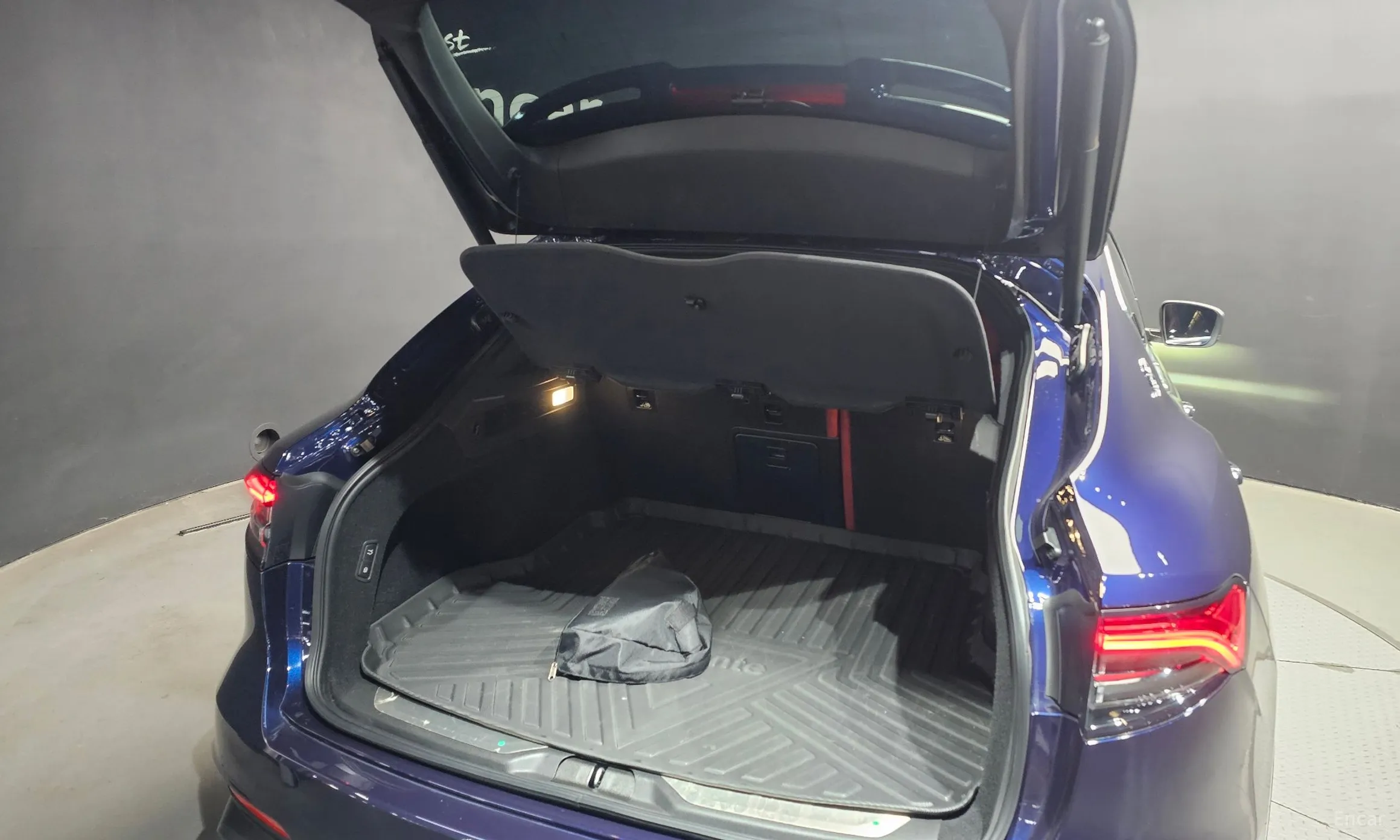 Maserati Levante превью 20