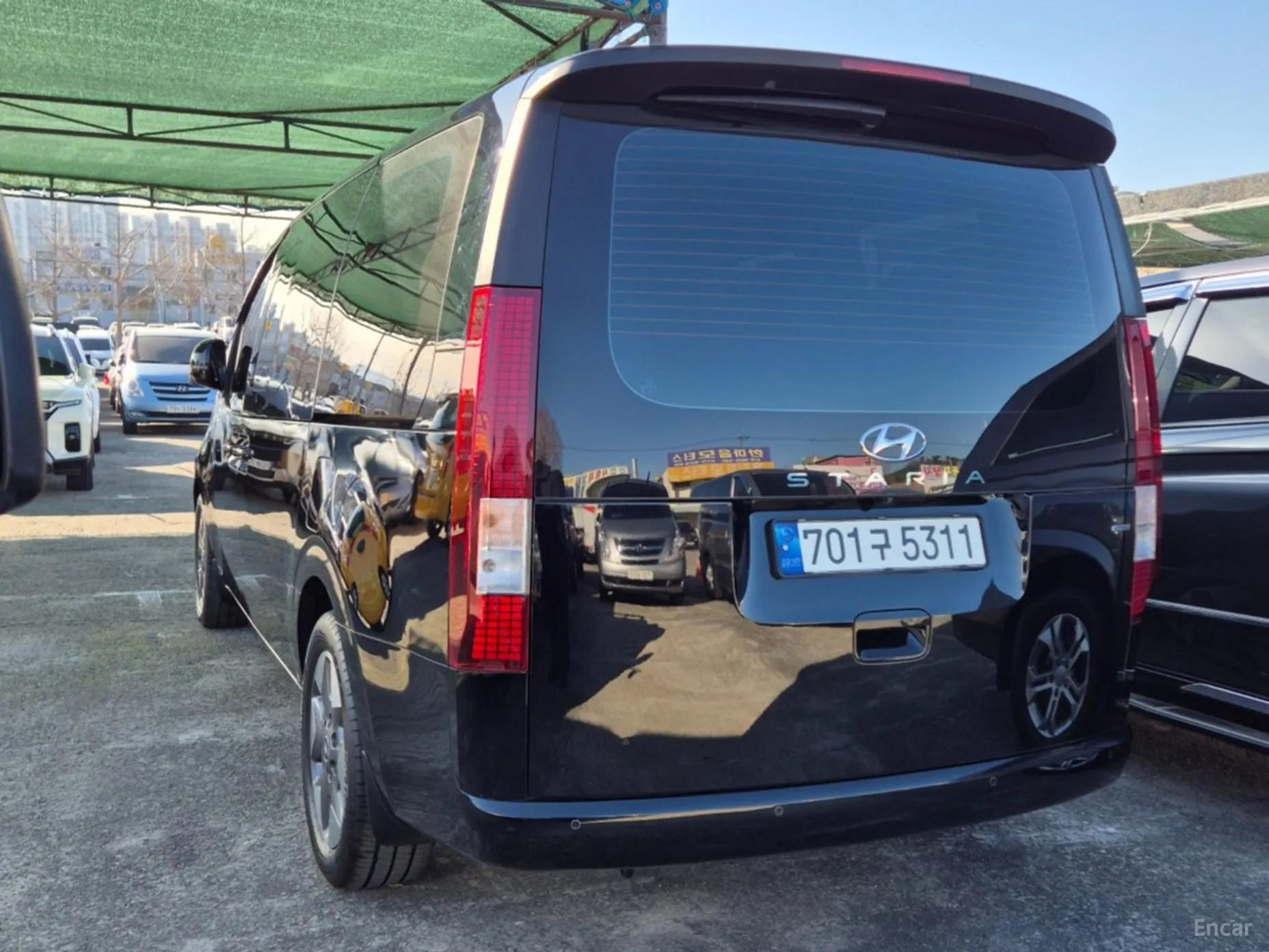 Hyundai Staria