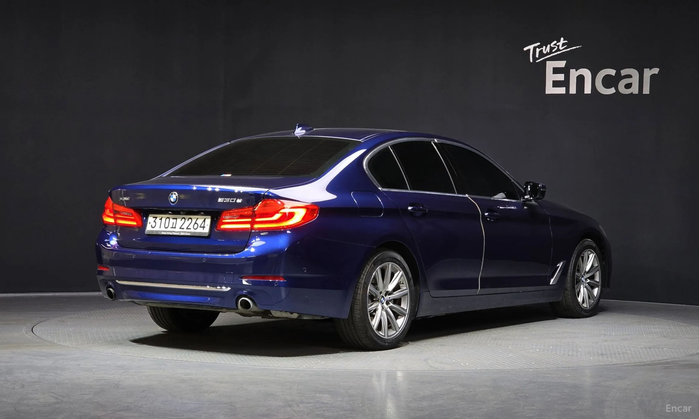 BMW 5 Series (G30) превью 2