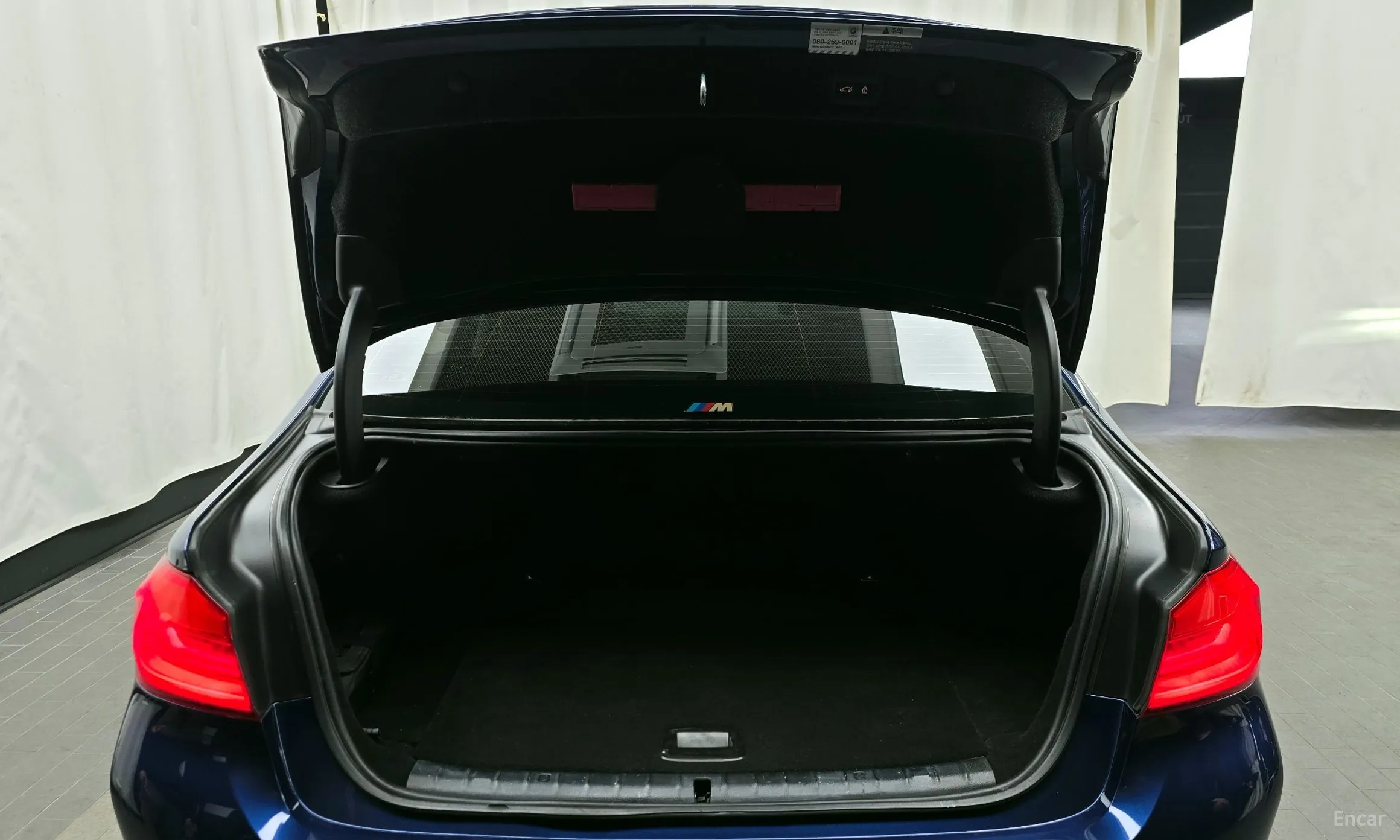 BMW 5 Series (G30) превью 20