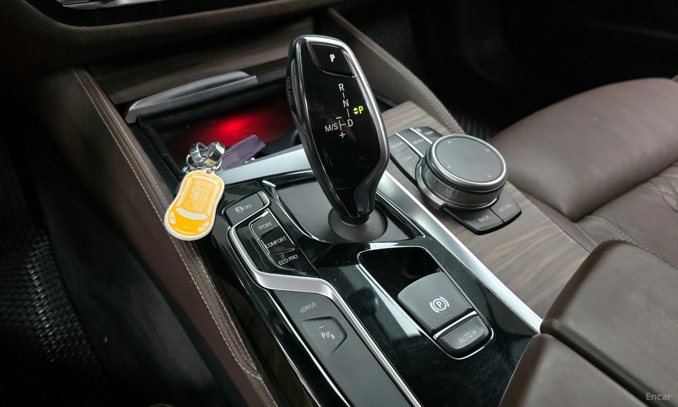 BMW 5 Series (G30) превью 9