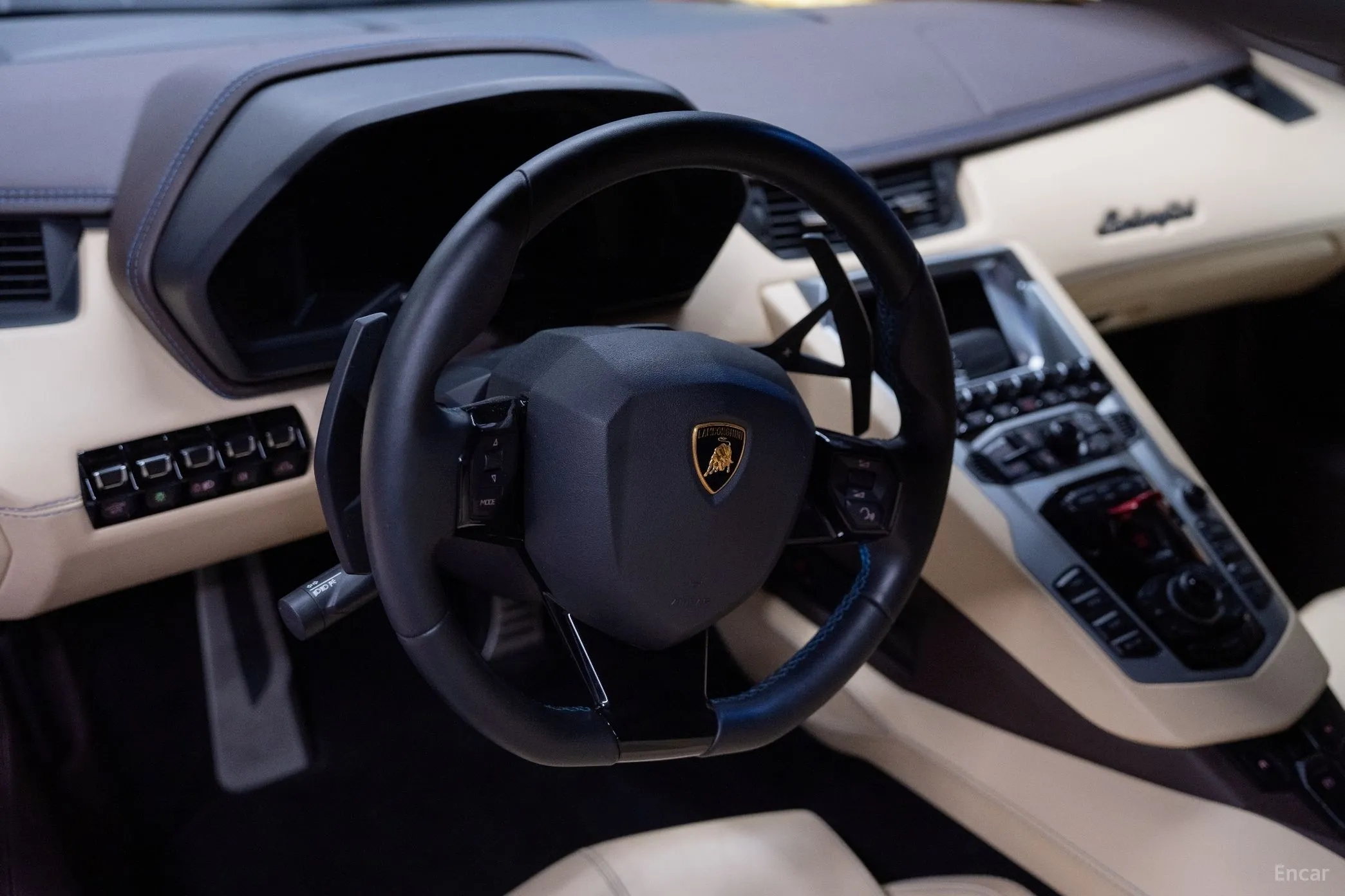 Lamborghini Aventador превью 7