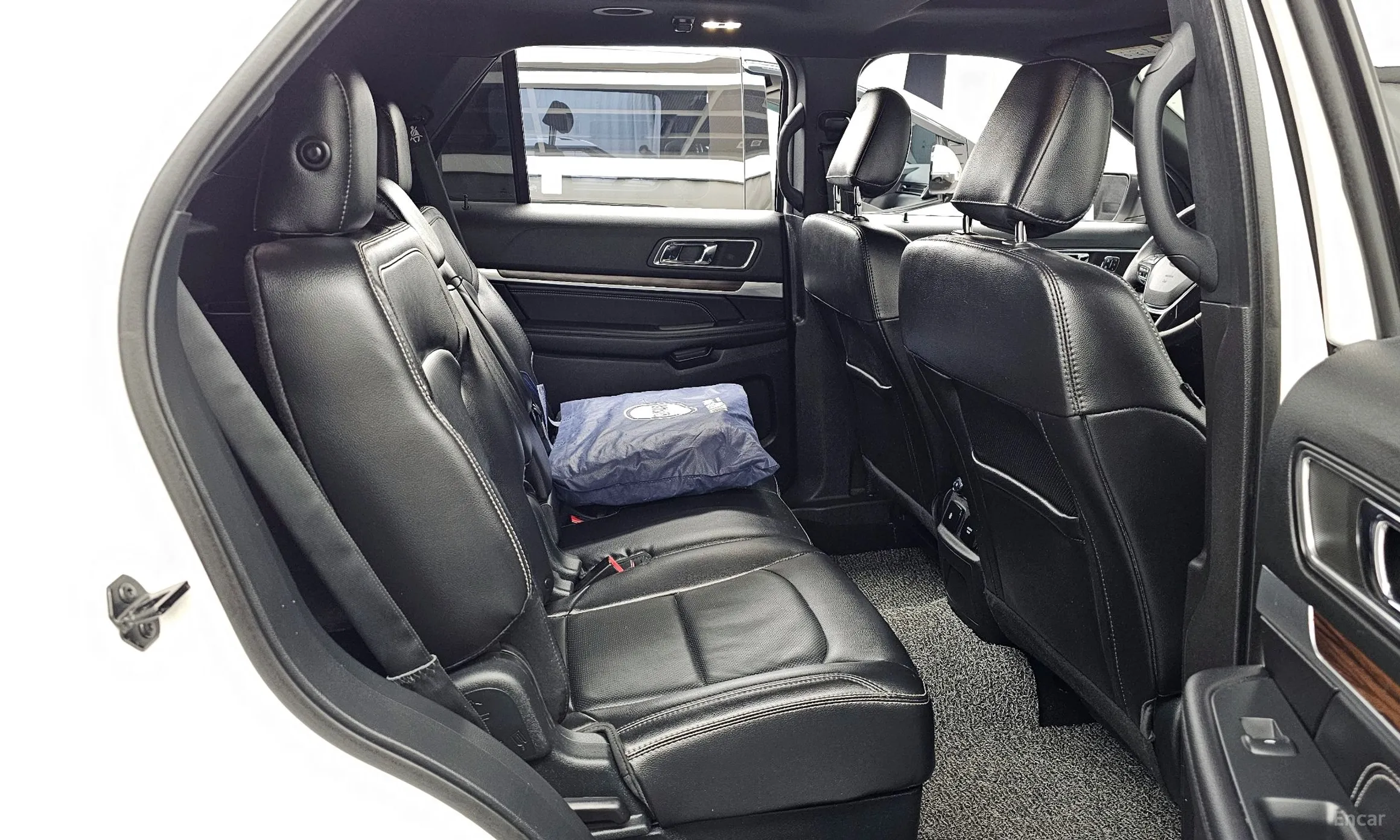 Ford Explorer превью 12