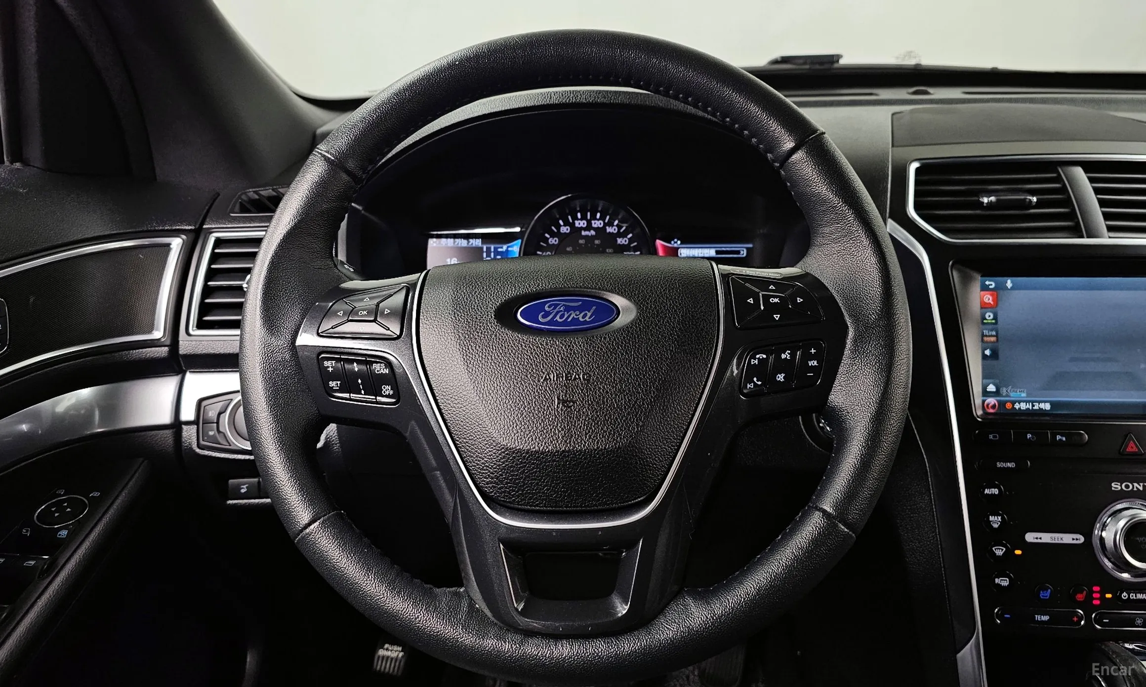 Ford Explorer превью 13