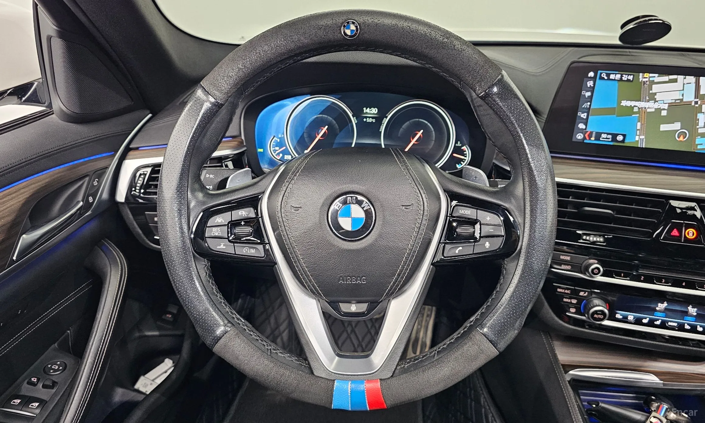 BMW 5 Series (G30) превью 13