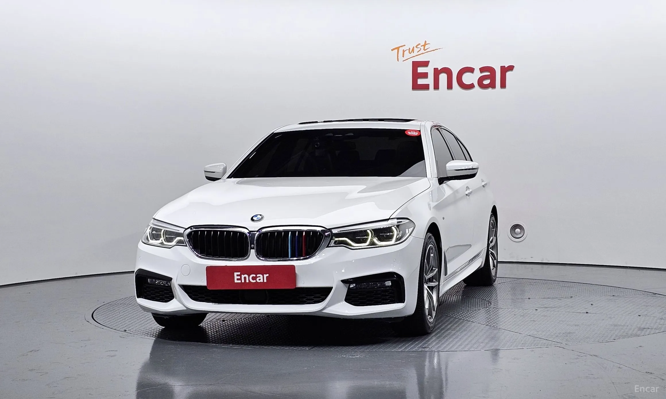 BMW 5 Series (G30) превью 3