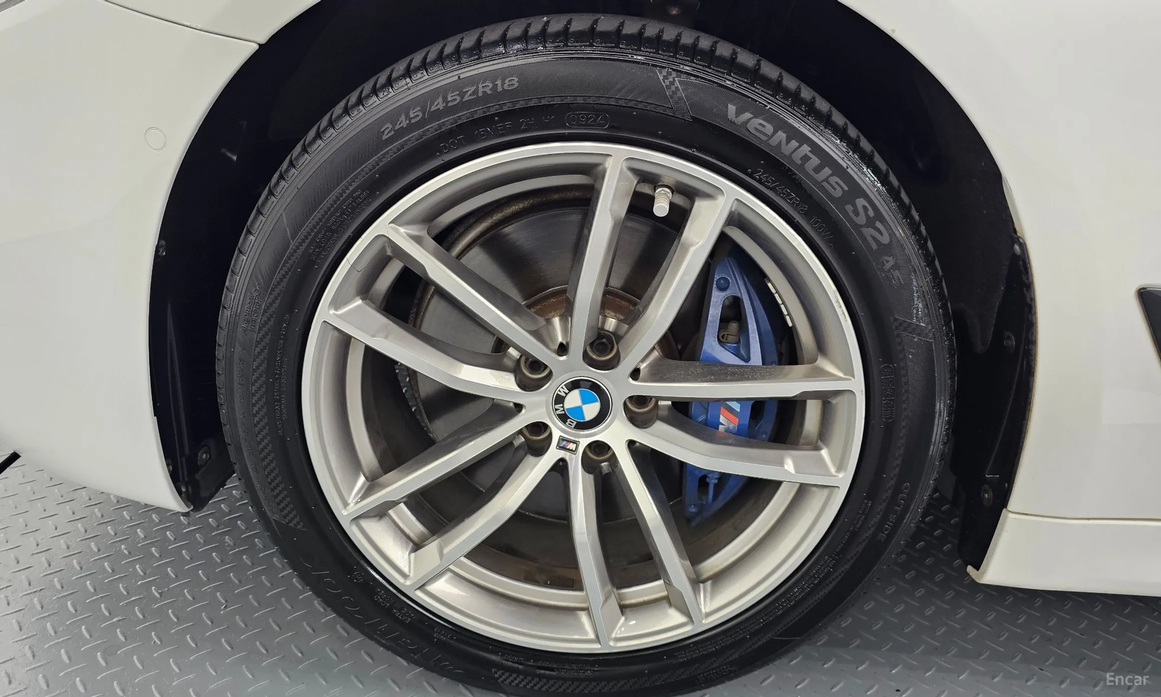 BMW 5 Series (G30) превью 5