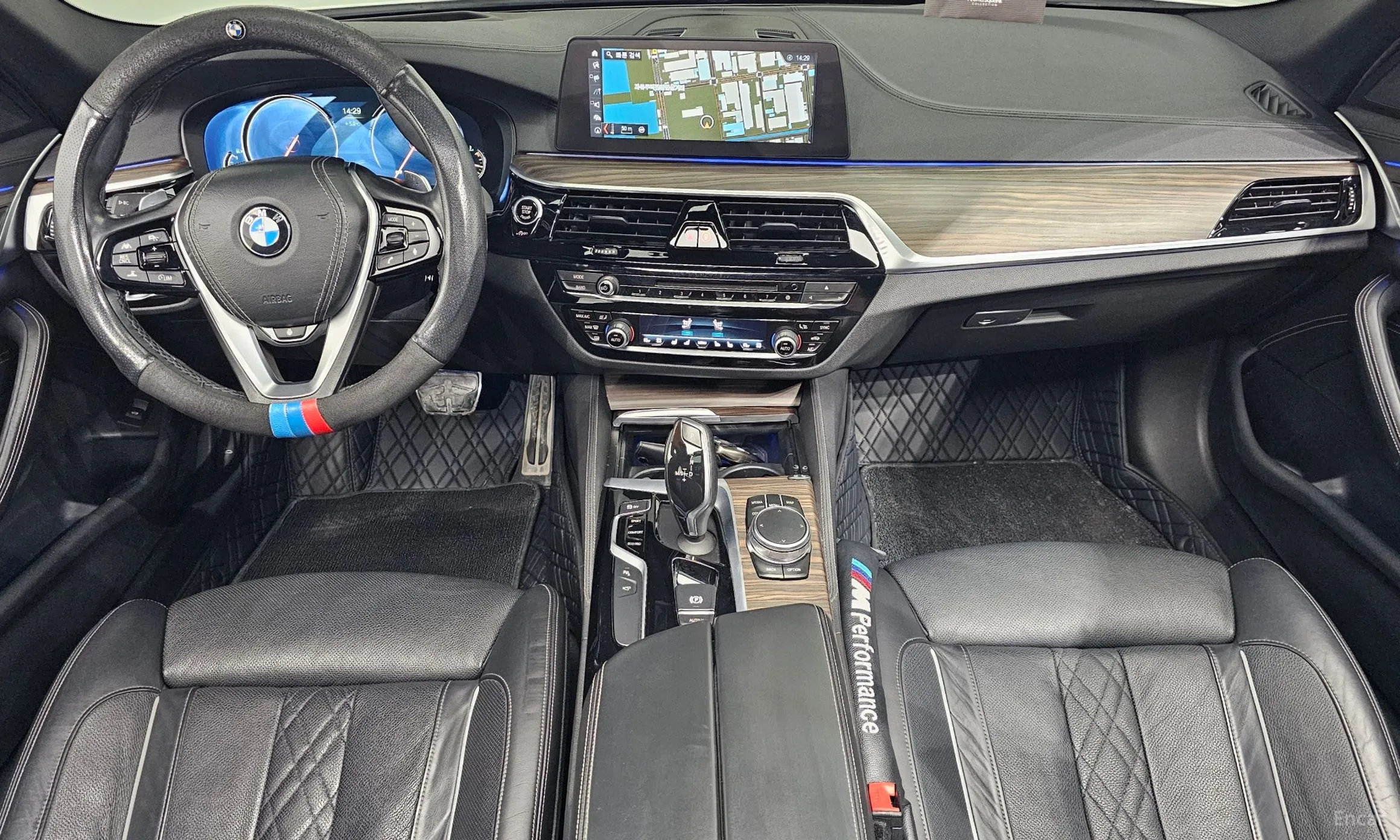 BMW 5 Series (G30) превью 7