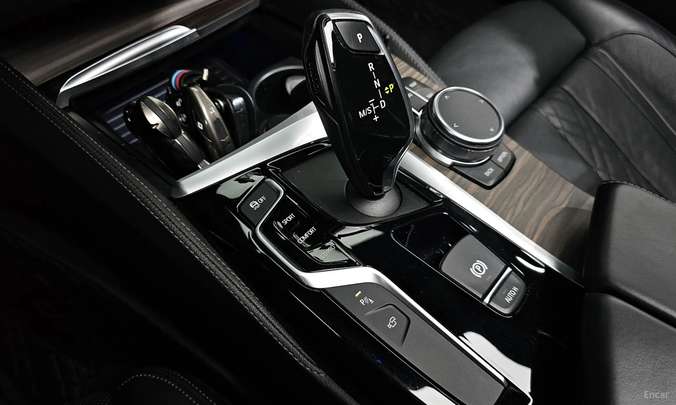 BMW 5 Series (G30) превью 9